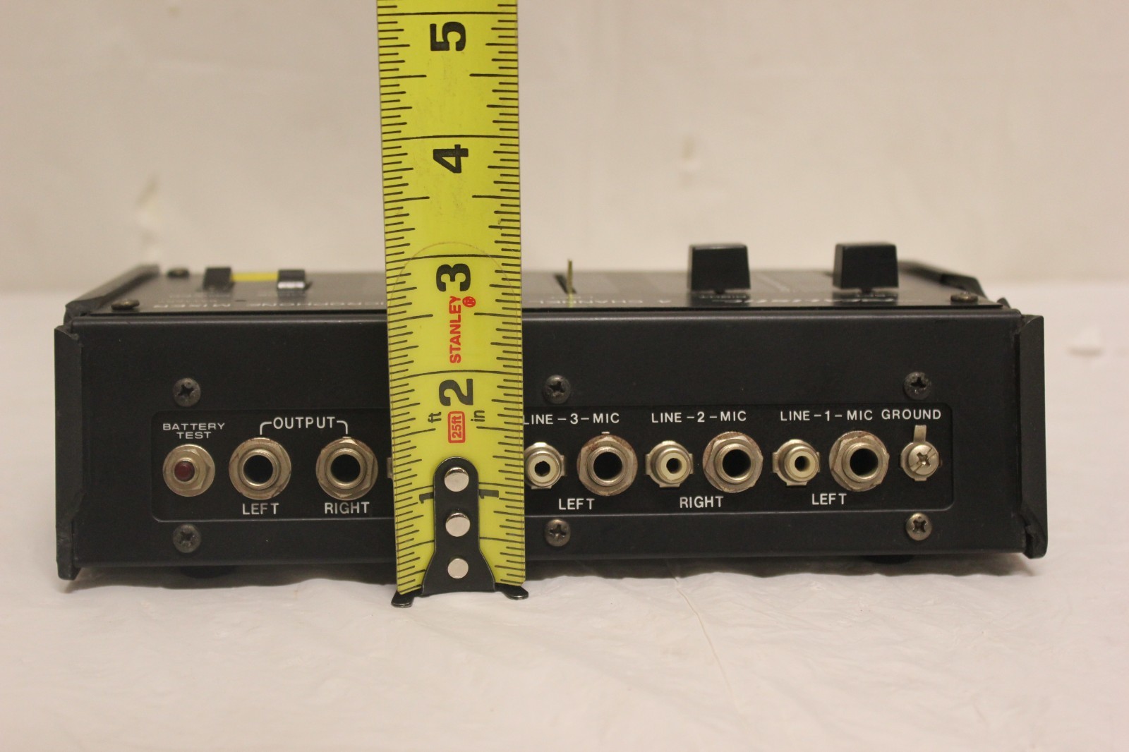 Realistic 4 Channel Microphone Mixer 32-1105 C3