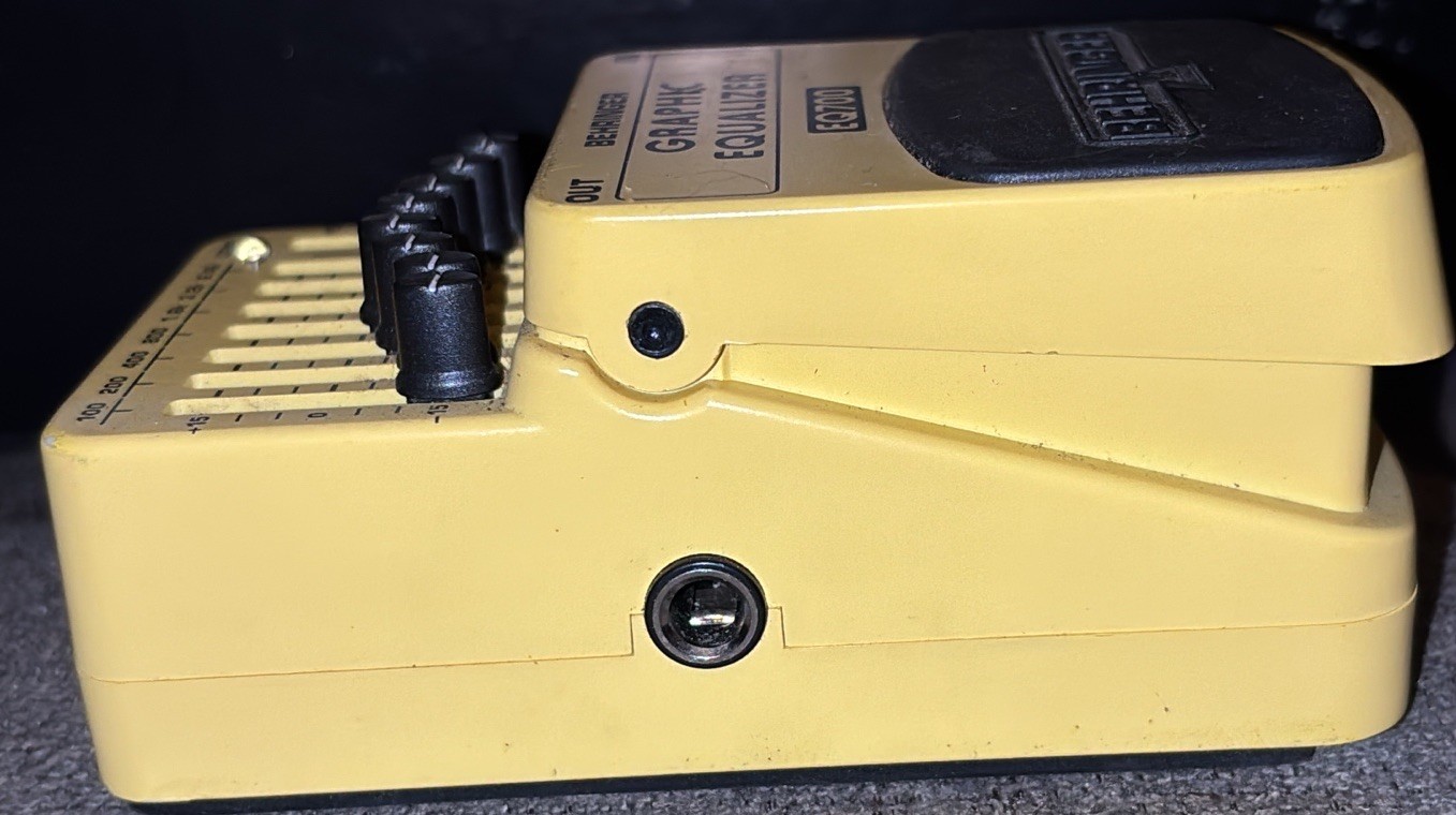 BEHRINGER GRAPHIC EQUALIZER EQ700 7 BAND PEDAL GERMANY YELLOW