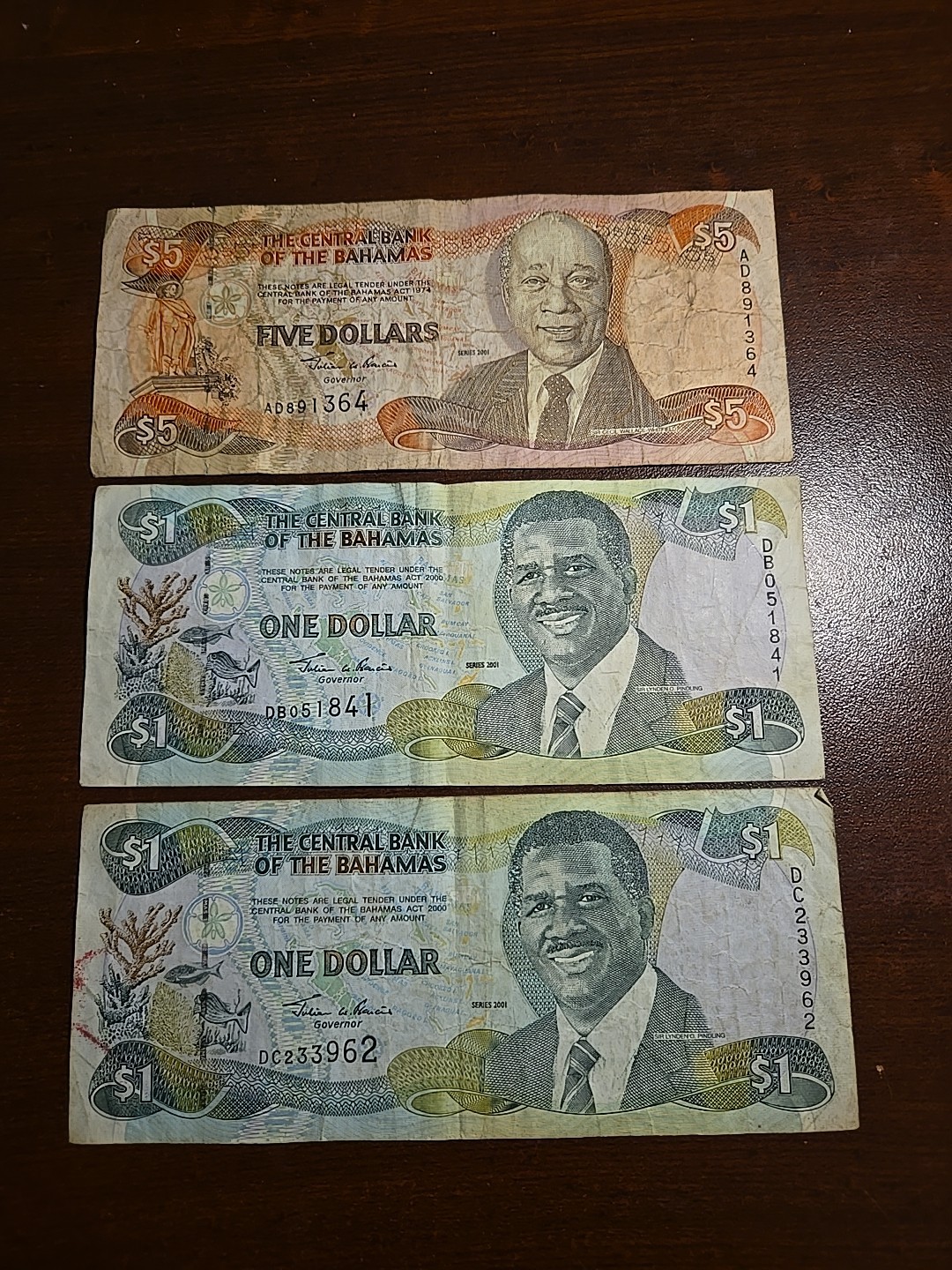 🇧🇸 Bahamas 5 dollars  2001  1 Dollar 2001 X2 Circulated Bank Notes