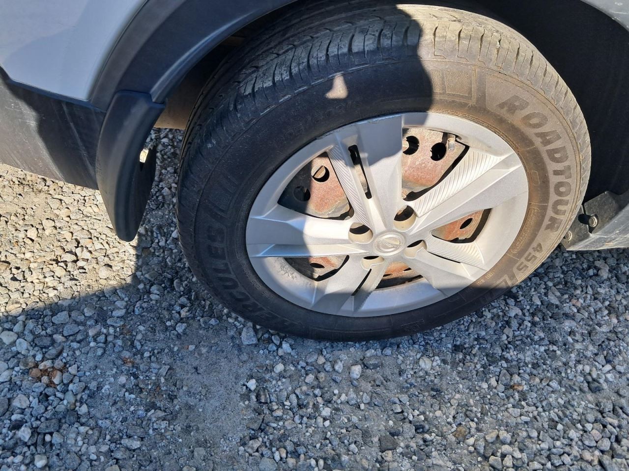 KICKS 2019 Glove Box 4824483
