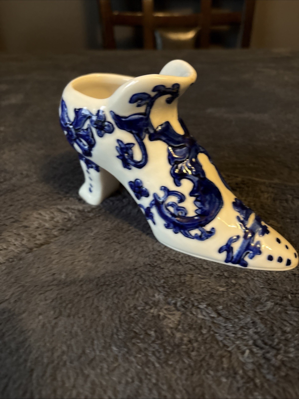 VICTORIAN STYLE BLUE AND WHITE CERAMIC SHOE  DECOR SMALL