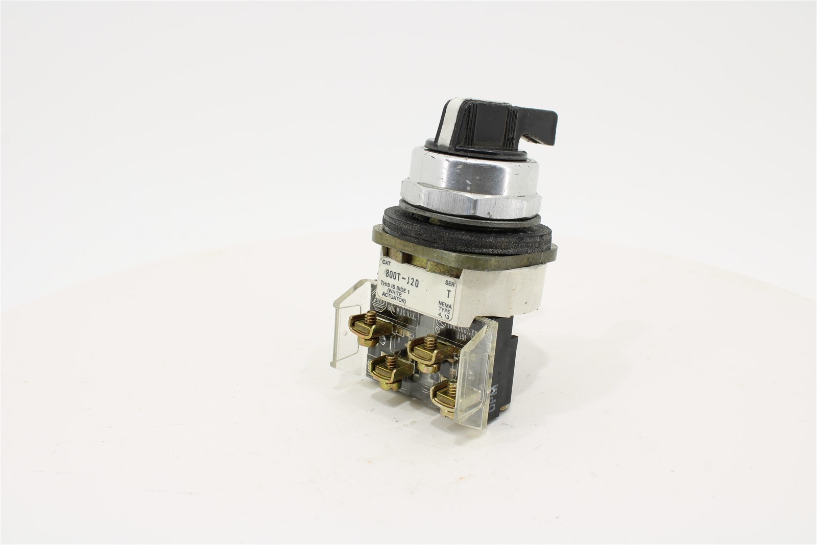 Allen-Bradley 800T-J20B Selector Switch | 3-Pos | Spring Return