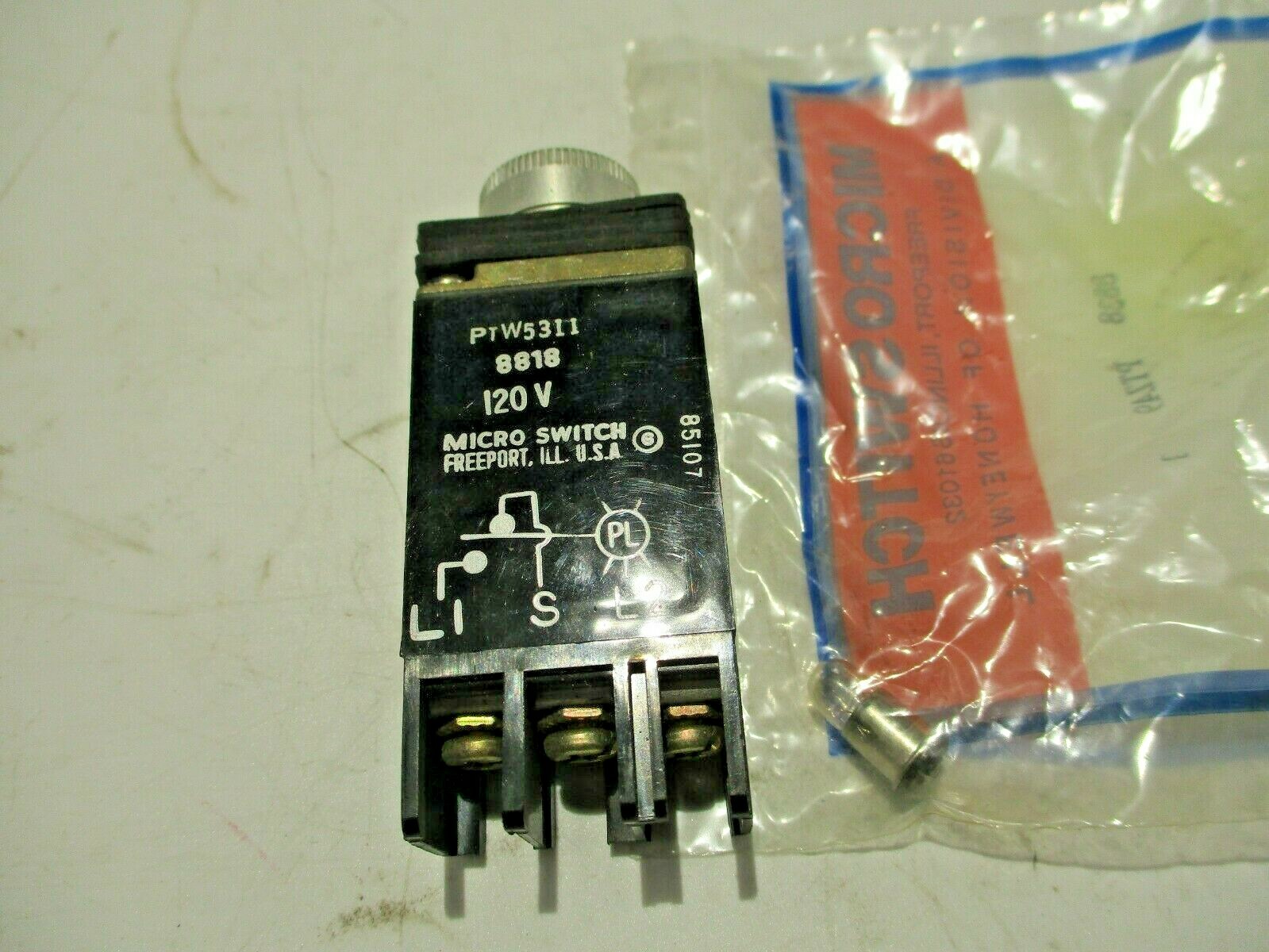 NEW HONEYWELL MICRO PTW5311 INDICATOR PUSH TO TEST LIGHT 120V LESS CAP