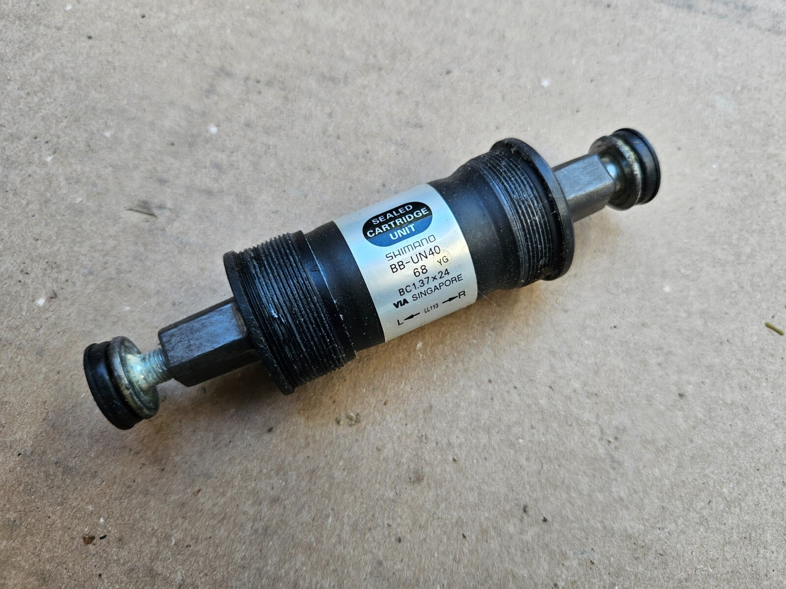 Shimano BB-UN40 68mm Cartridge Bottom Bracket 113mm Spindle English Thread