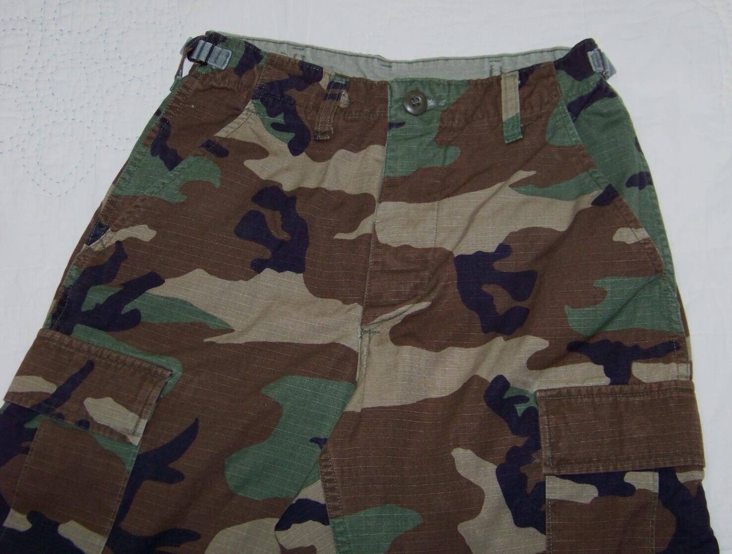Military Camo Cargo Pants - X-Small Reg - (25.5 x 31) Button Fly