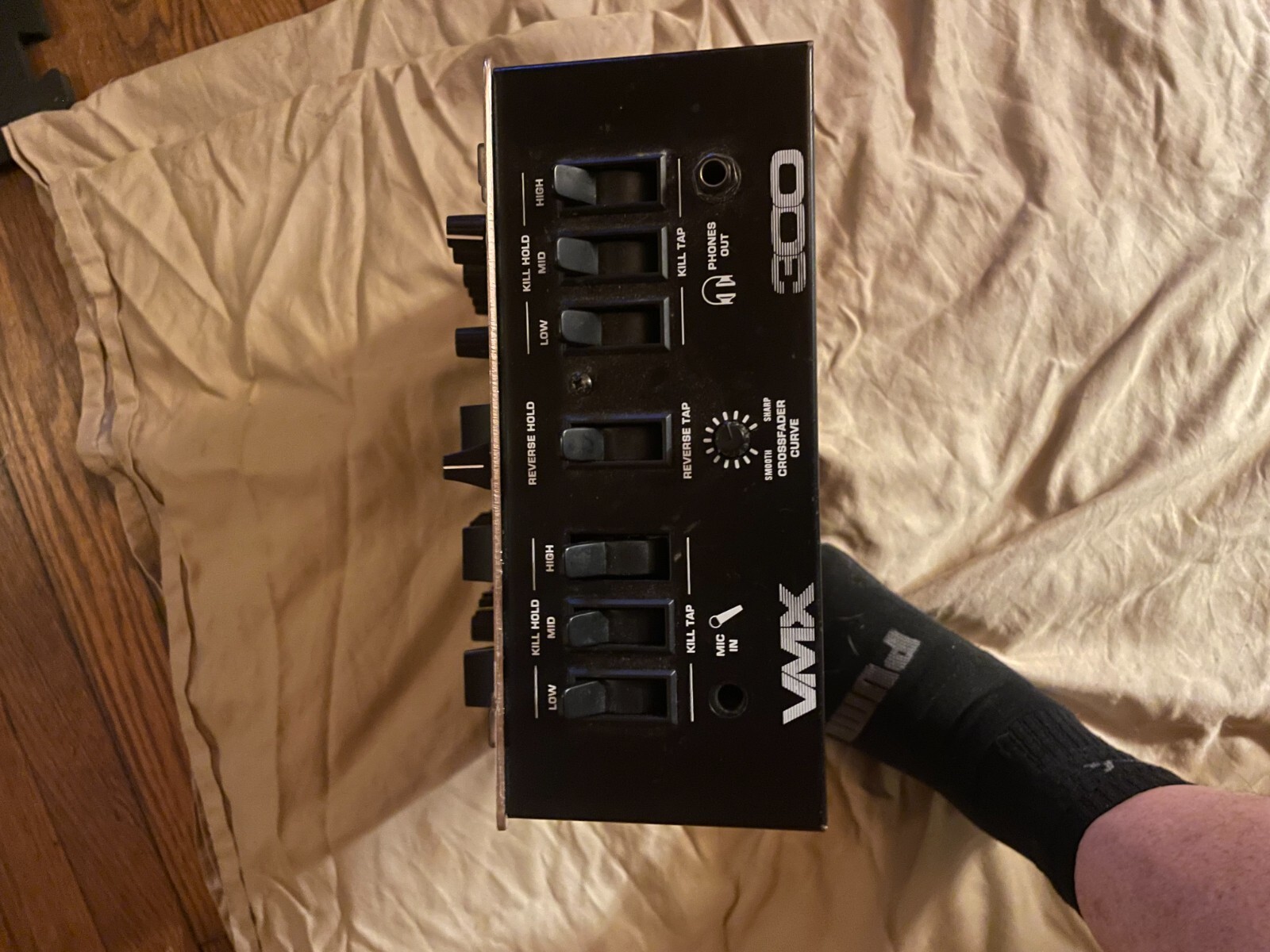Behringer Model VMX-300 DJ 3 Channel Pro Mixer (shelf)
