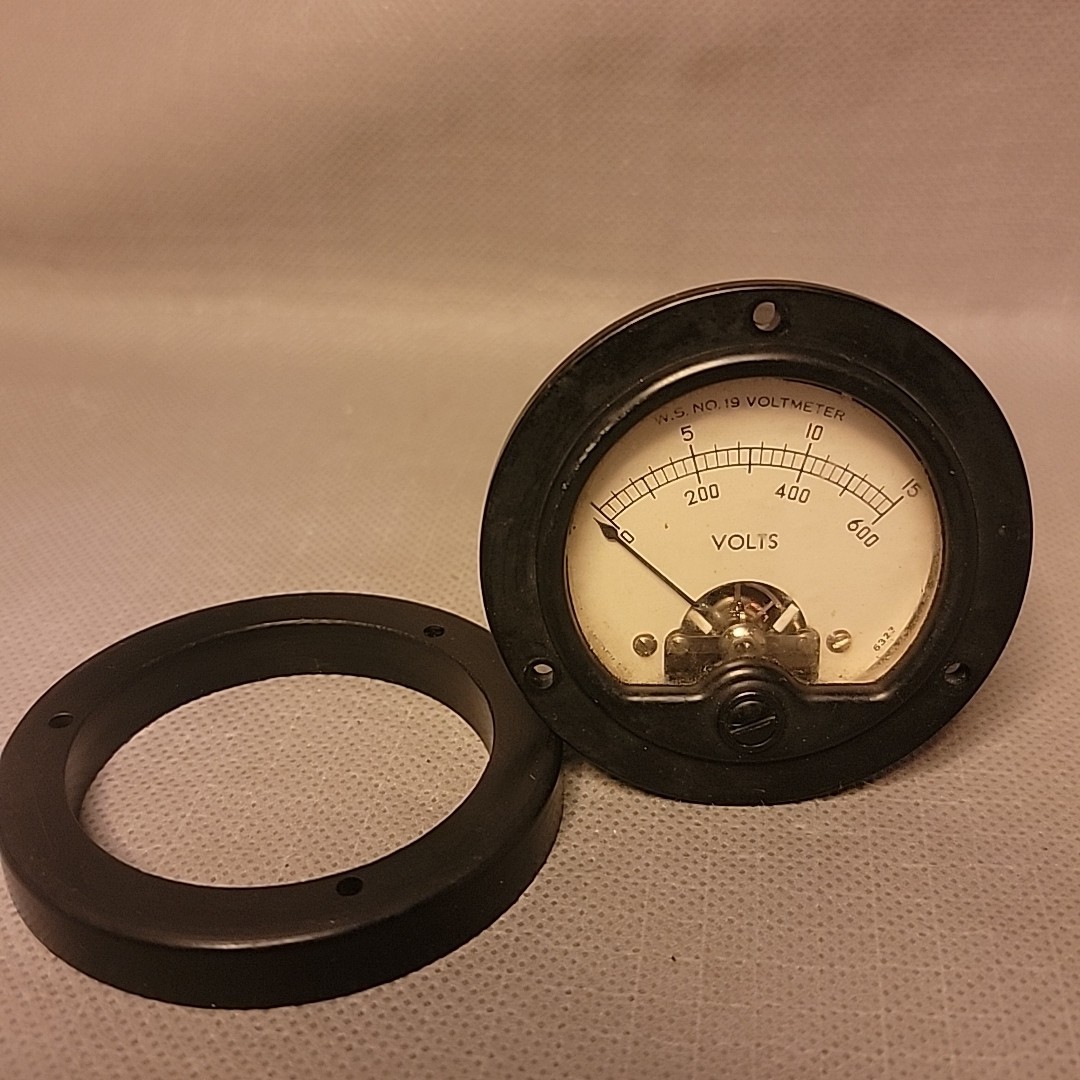 W.S. No 19 Voltmeter DC 0 To 600. Untested