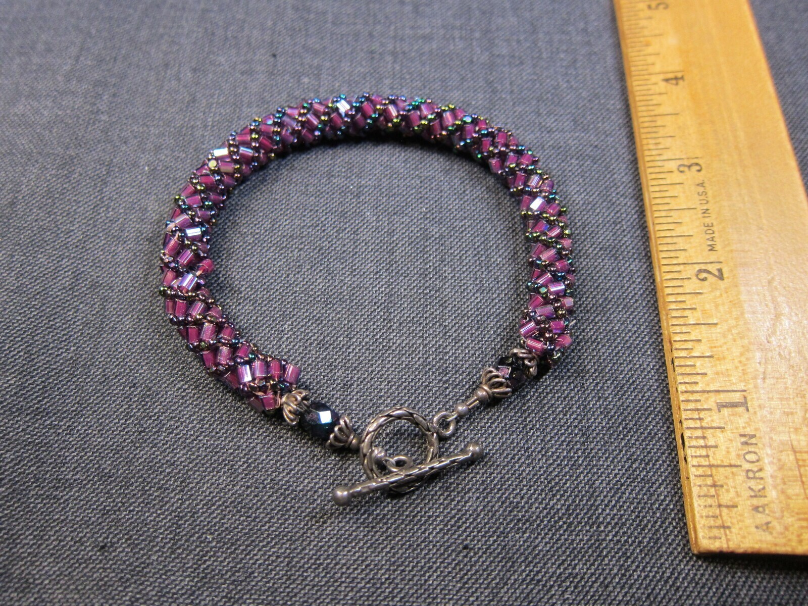 Beautiful shimmery purple seed bead woven bracelet w/sterling silver clasp 8.25"