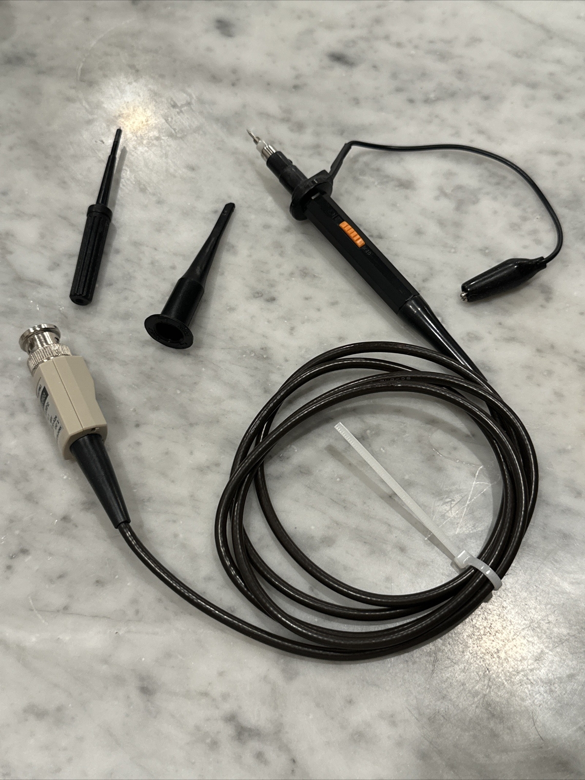 IWATSU SS-0122 Probe 100 MHz 10:1 600v  DC+ACpk CAT II Made In Japan