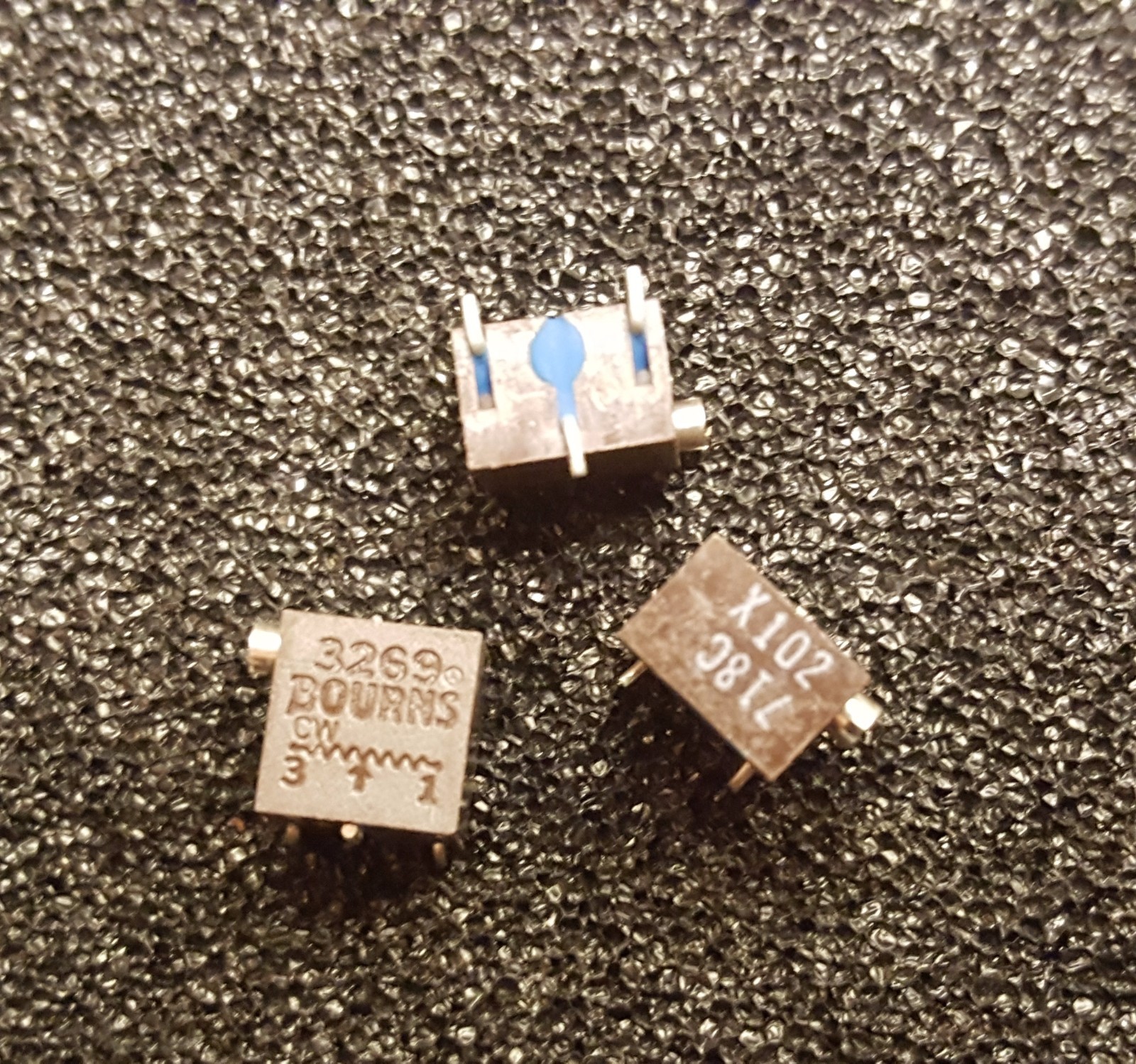 BOURNS 3269X001102 RESISTOR TRIMMER CERMET 12 TURNS 0.25W 1.0K Ohm NEW Qty.1