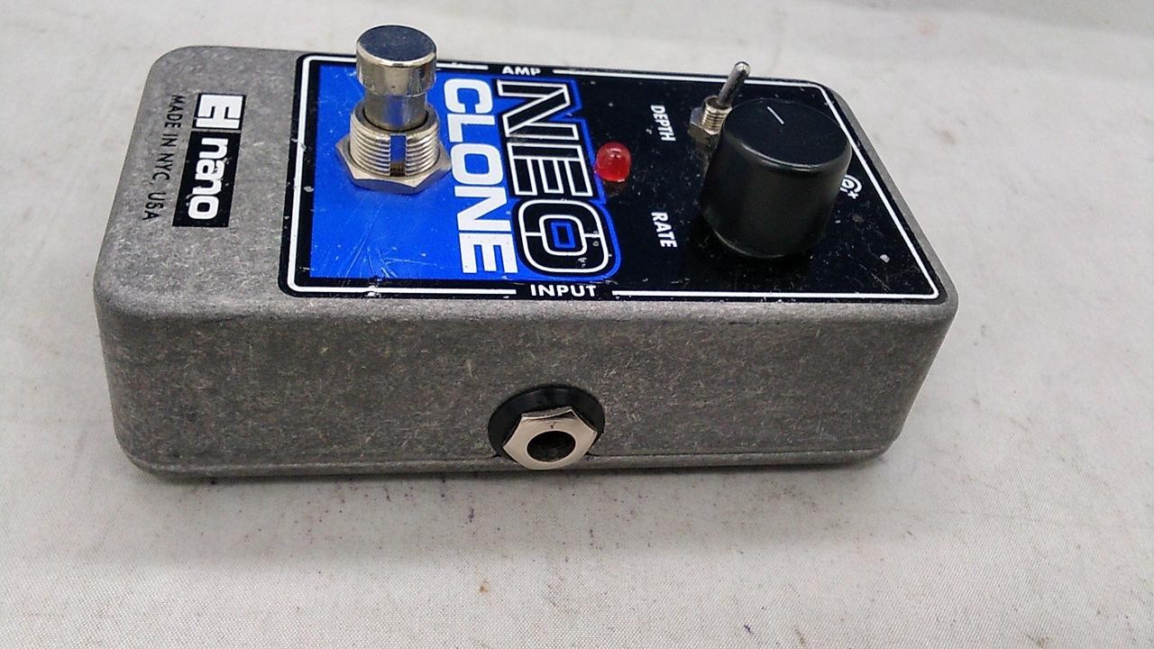 Electro-Harmonix EHX Neo Clone Analog Chorus Guitar Effects Pedal