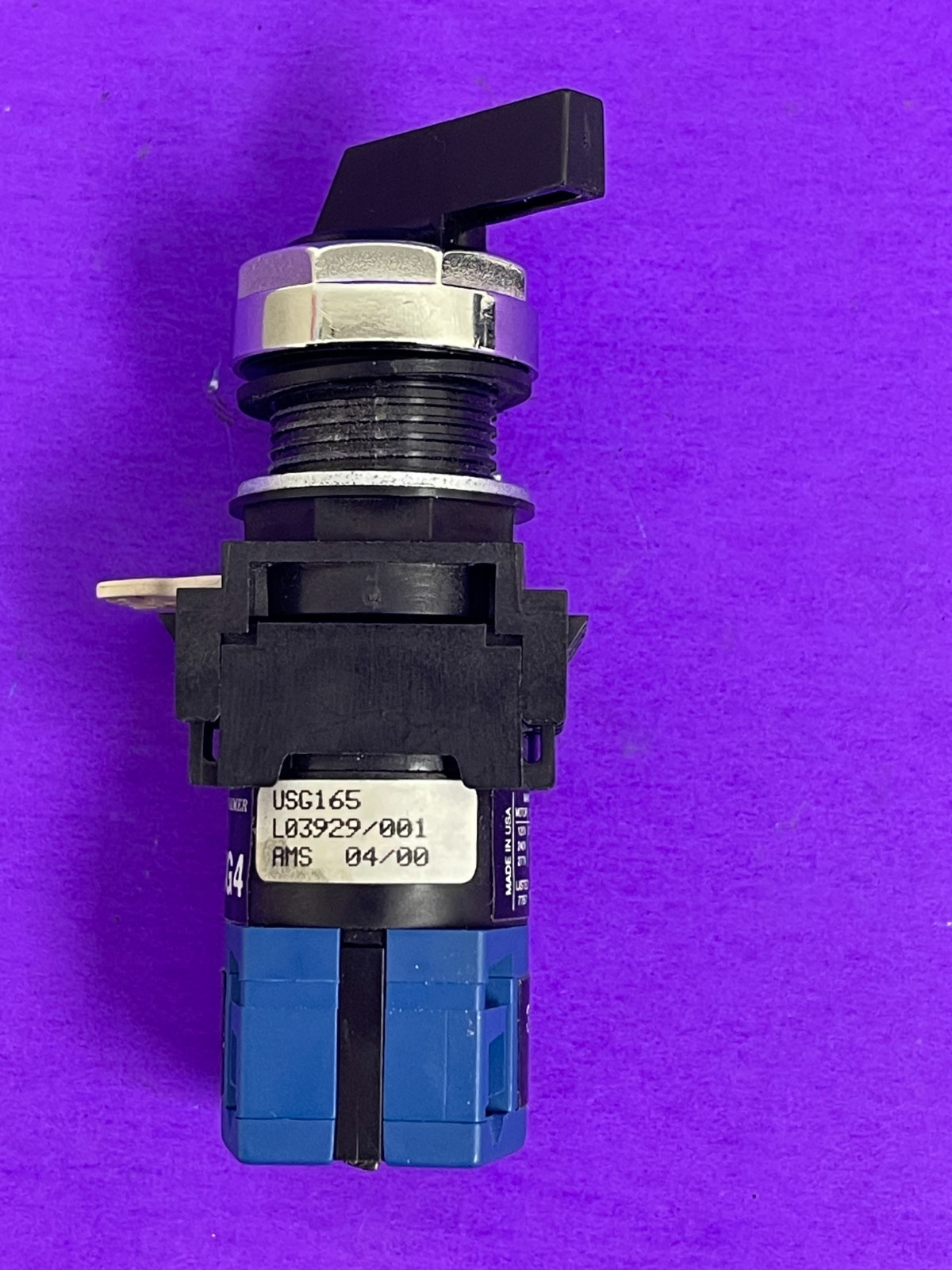 Cutler Hammer E22YB40RT 3 Position Selector Switch