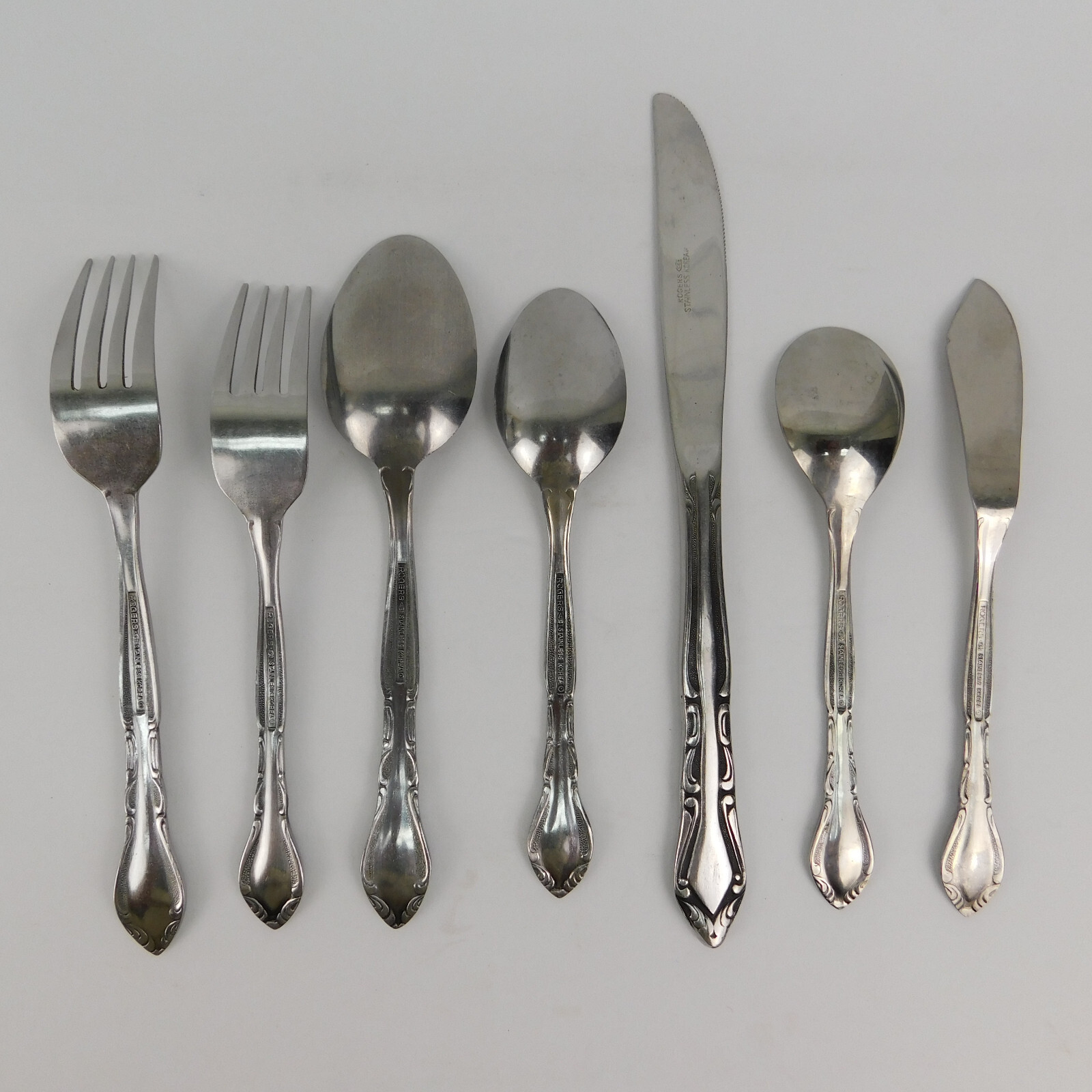 ROGERS CO/Stanley Roberts Korea Auberge Stainless Flatware 47pc set