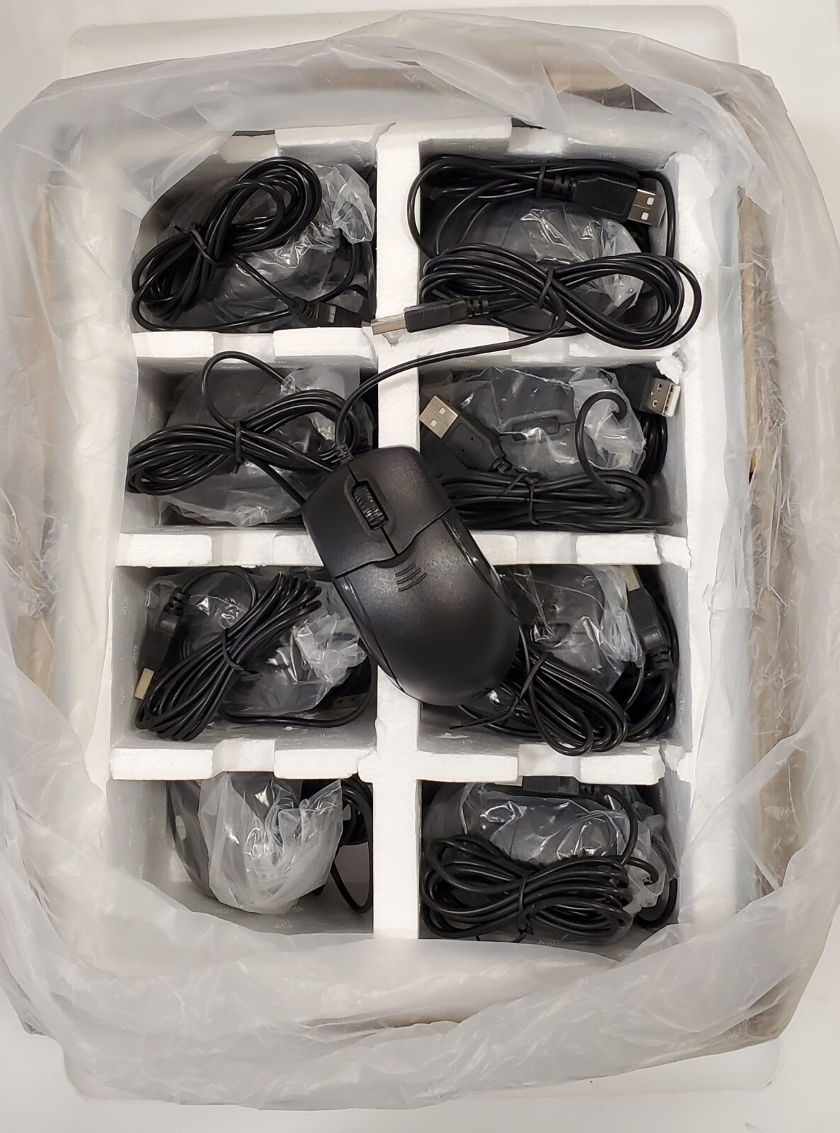 Computer mouse (Lot of 8) Still in Plastic - Unused - Compact style
