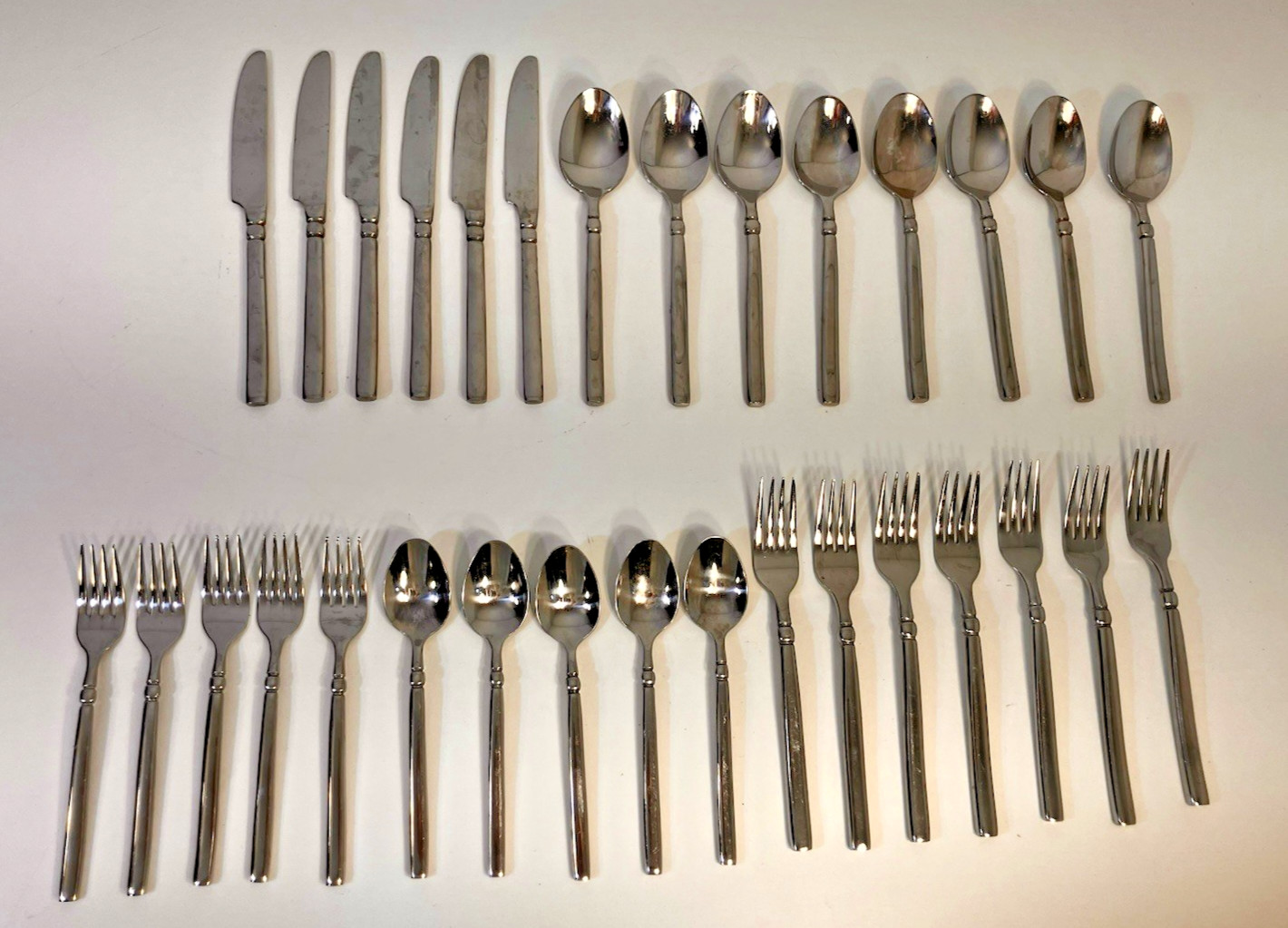 Set 31 Pieces Hampton Silversmiths Dominique Mirror Stainless Flatware
