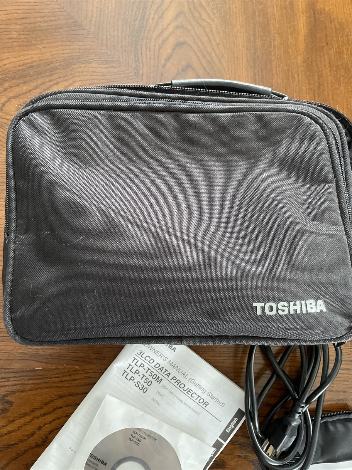 Toshiba TLPS30 3LCD Data Projector Document Camera With Remote Case Works