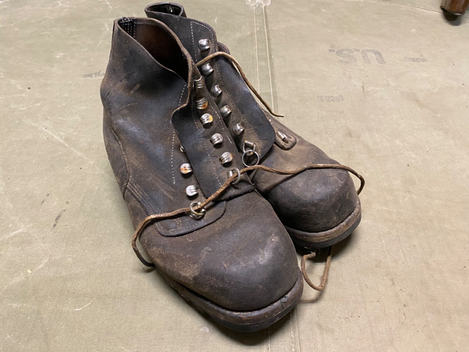 WWII GERMAN M1943 MOUNTAINEER BOOTS LOW BOOTS- SIZE 9, POST WAR SWEDISH MADE