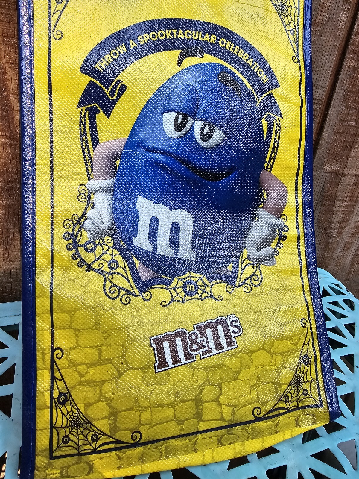 M & M's CANDY REUSABLE HALLOWEEN TRICK or TREAT BAG 2019 BLUE M&M
