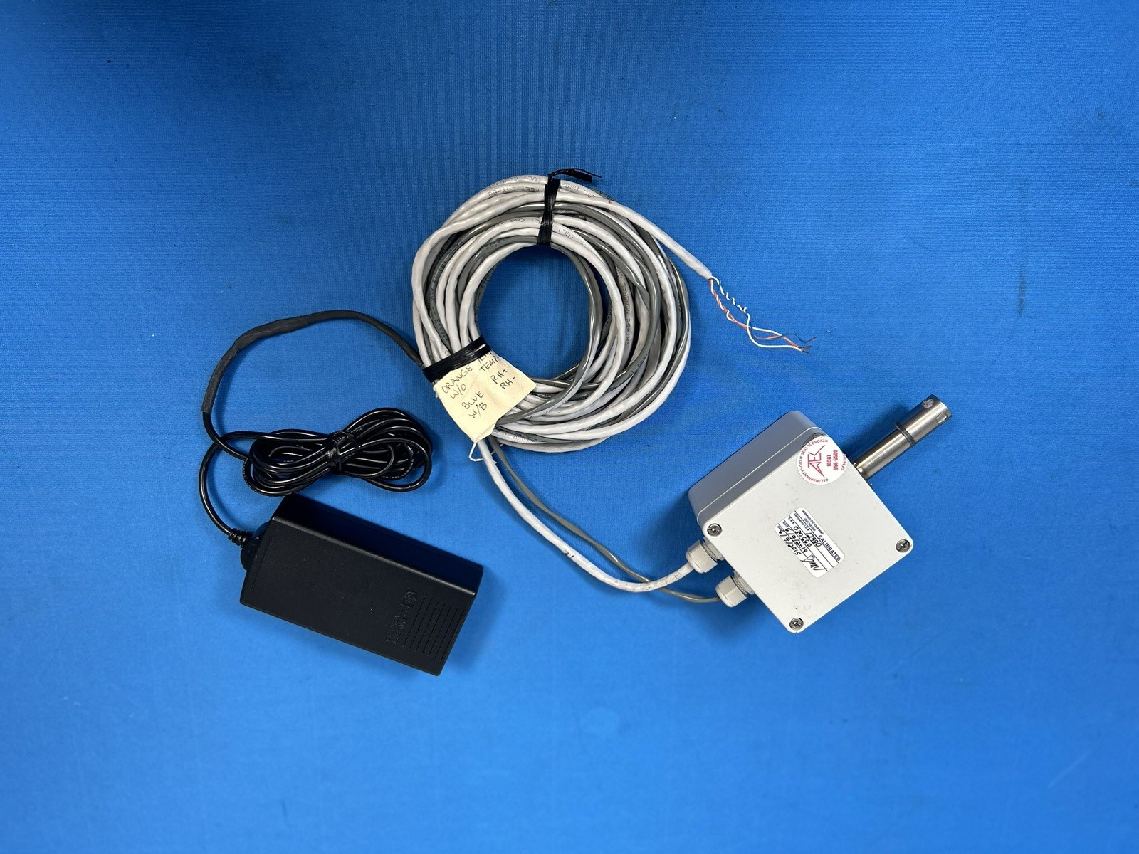 Omega HX93V Relative Humidity/Temperature Transmitter | 3 - 95% RH, -20° - 75°C