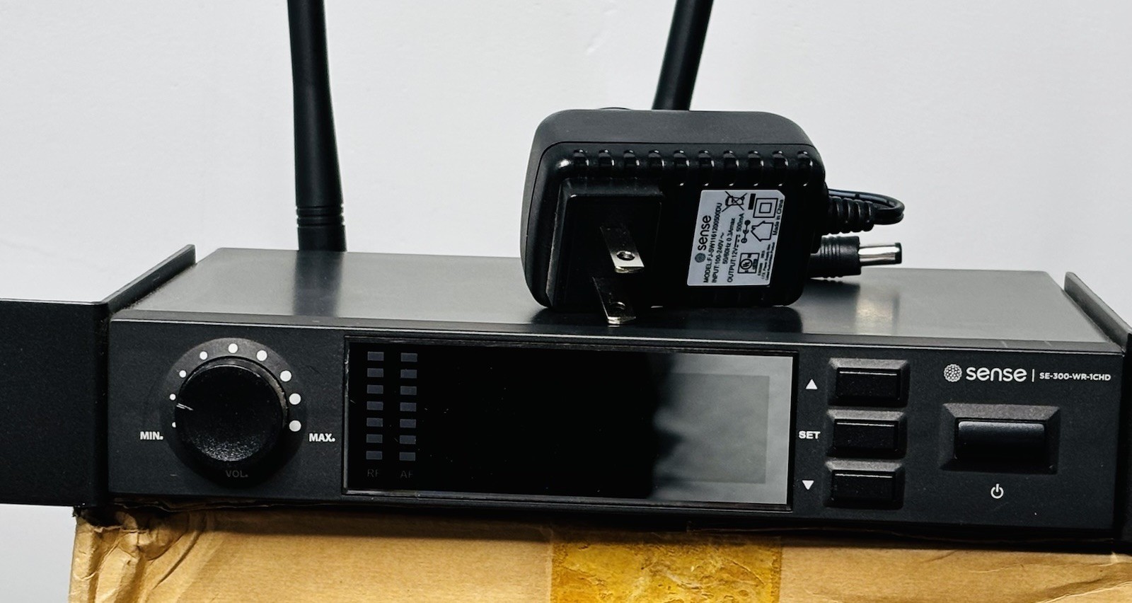 SENSE SE-300-WR-1CHD Single-Channel Diversity UHF Wireless Microphone Receiver