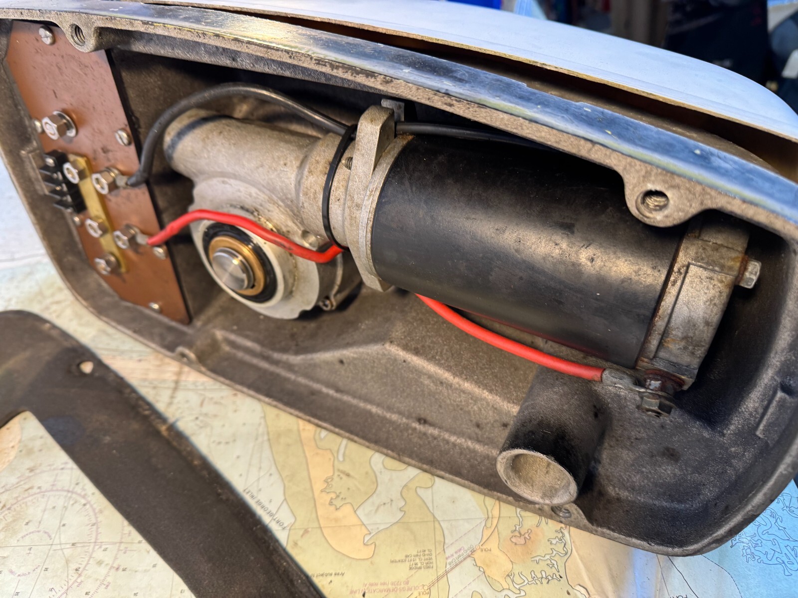 Maxwell R700 12Volt D.C. Automatic Rope Anchor Winch