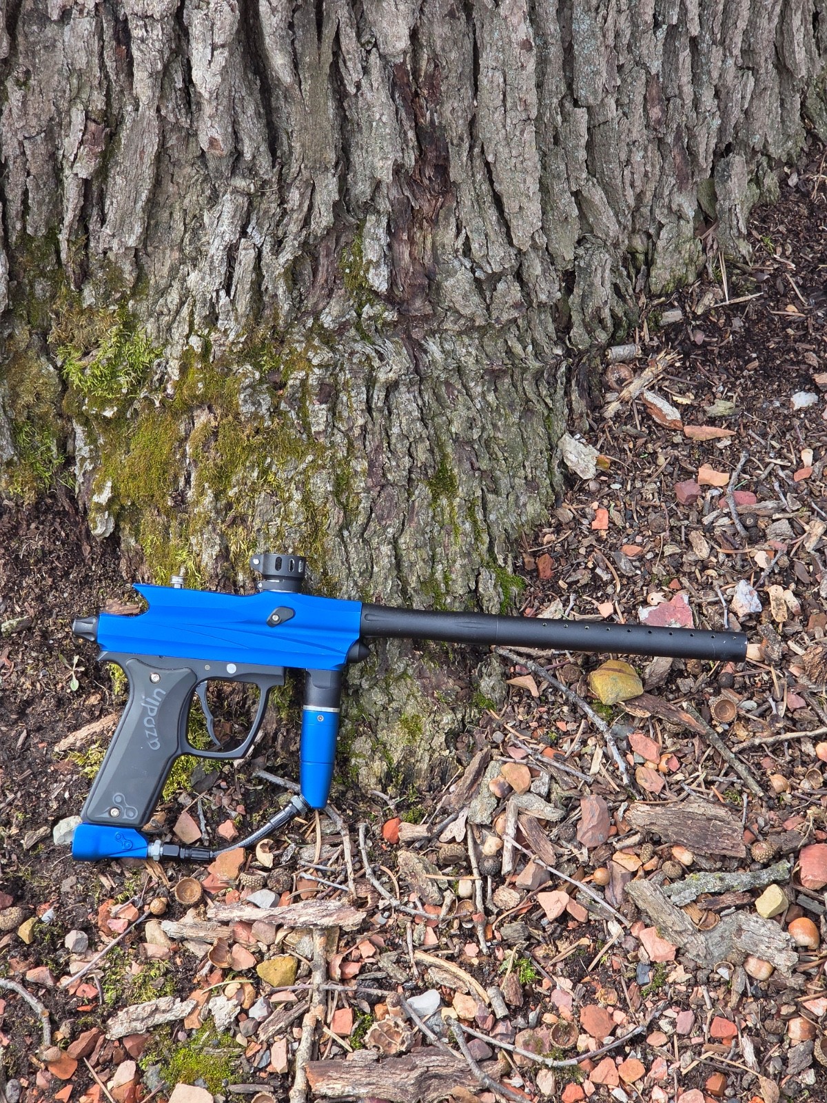 Azodin kaos 2 paintball gun. blue comes with box and bag of o rings