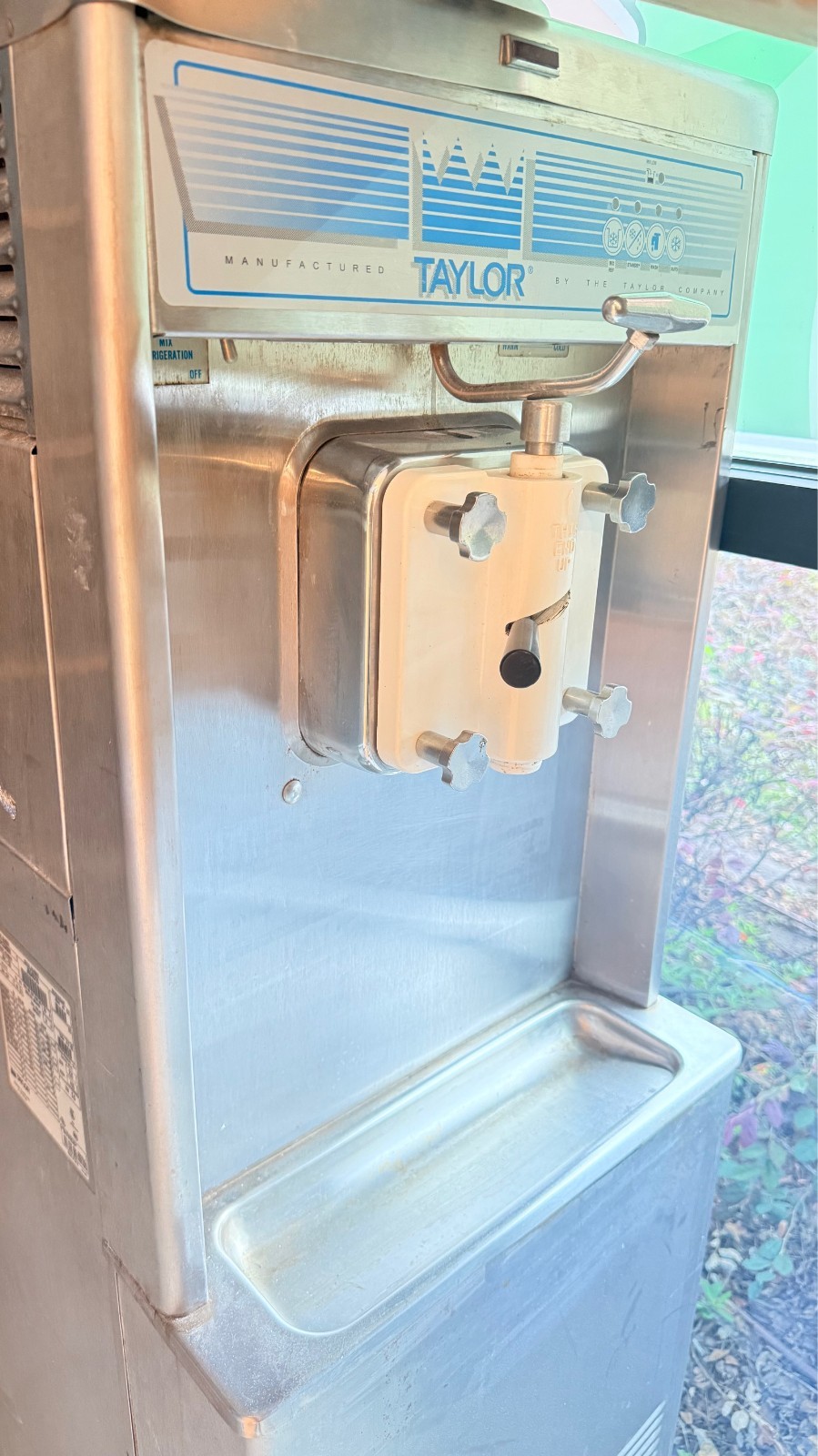 Taylor 441-33 Commercial Floor-Model Single-Flavor Shake MACHINE