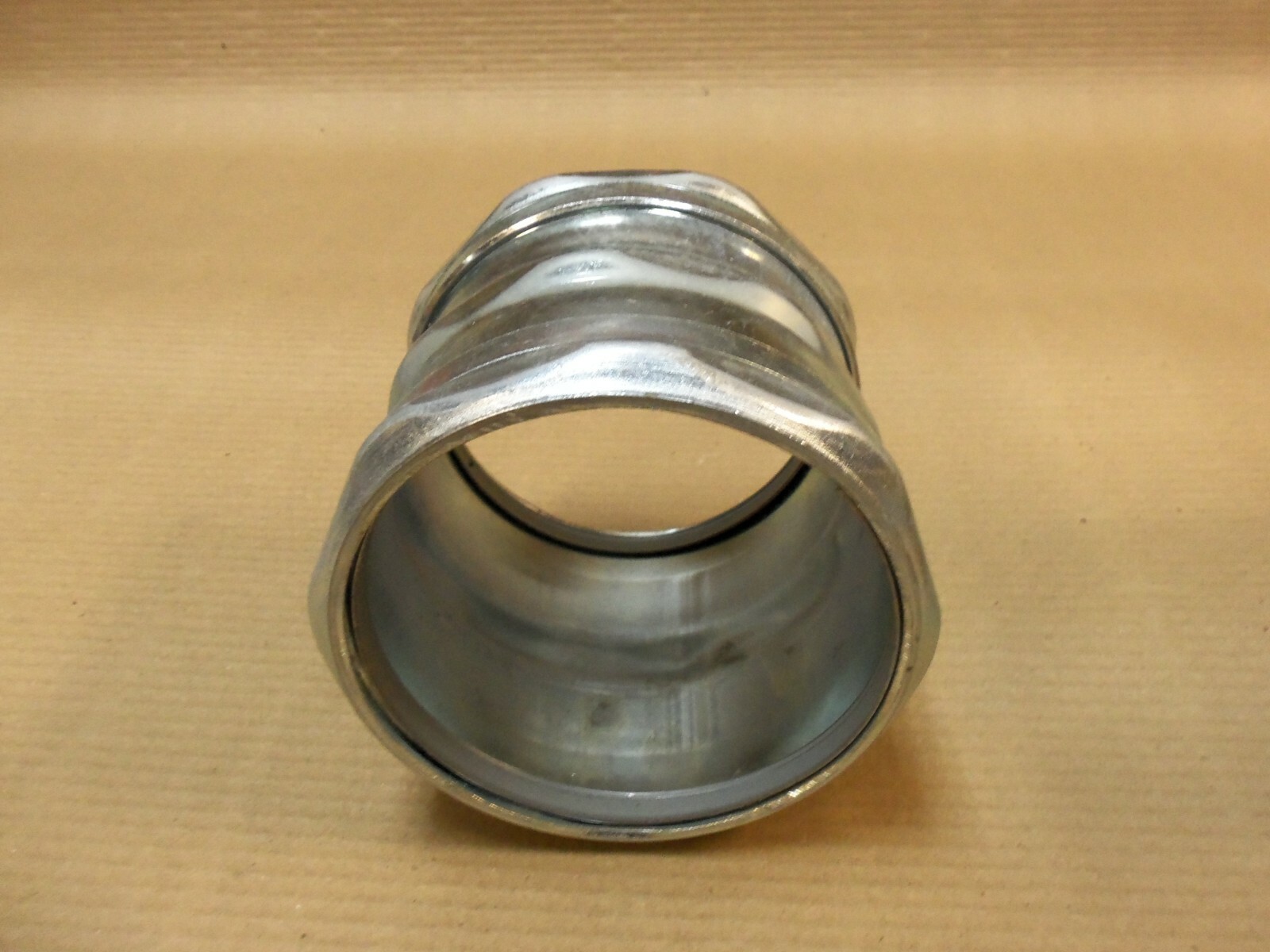 NEW COOPER CROUSE HINDS 669 4" COMPRESSION COUPLING FOR THINWALL CONDUIT "AK"