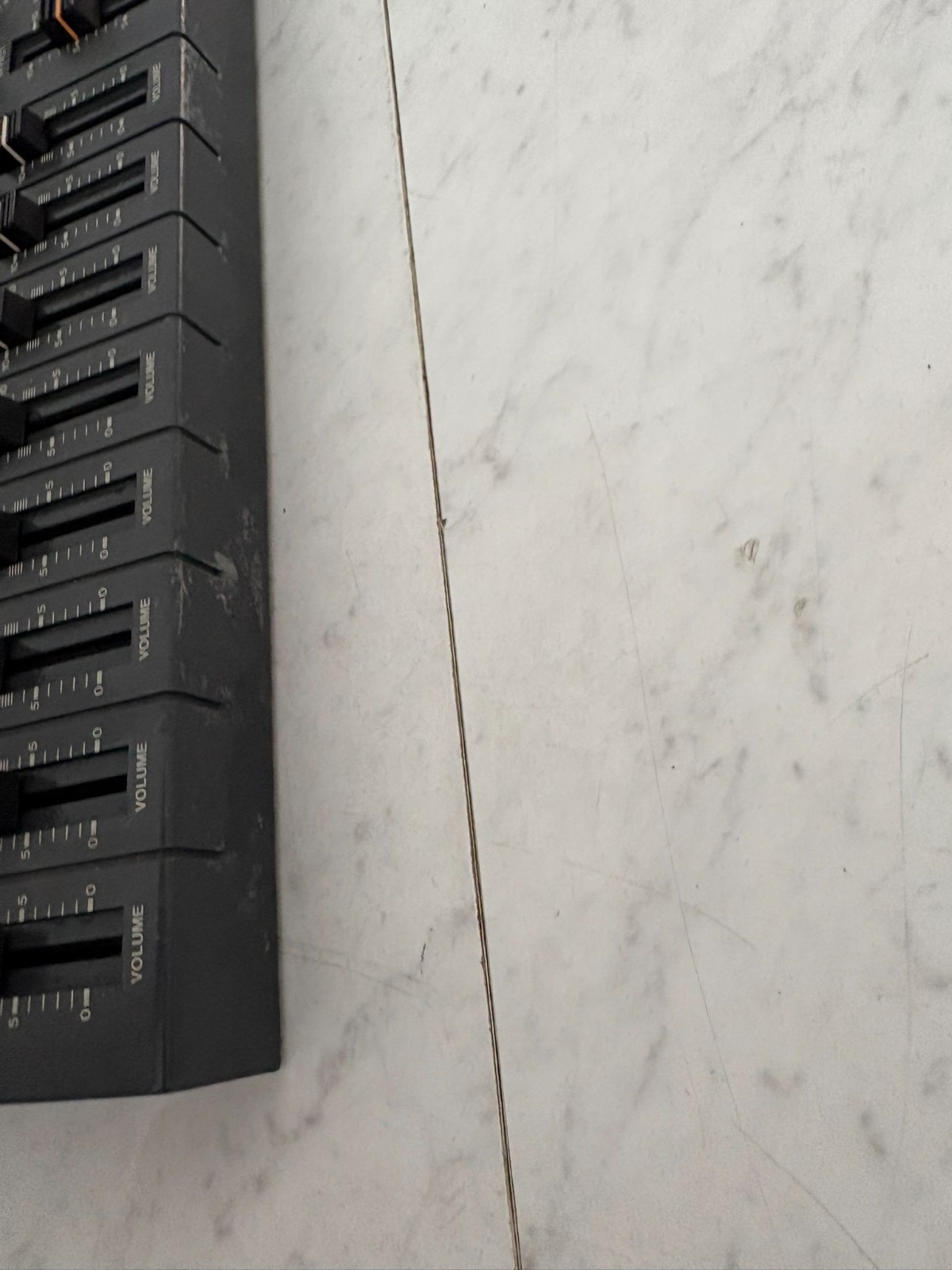 Boss BX800 DJ Mixer Table