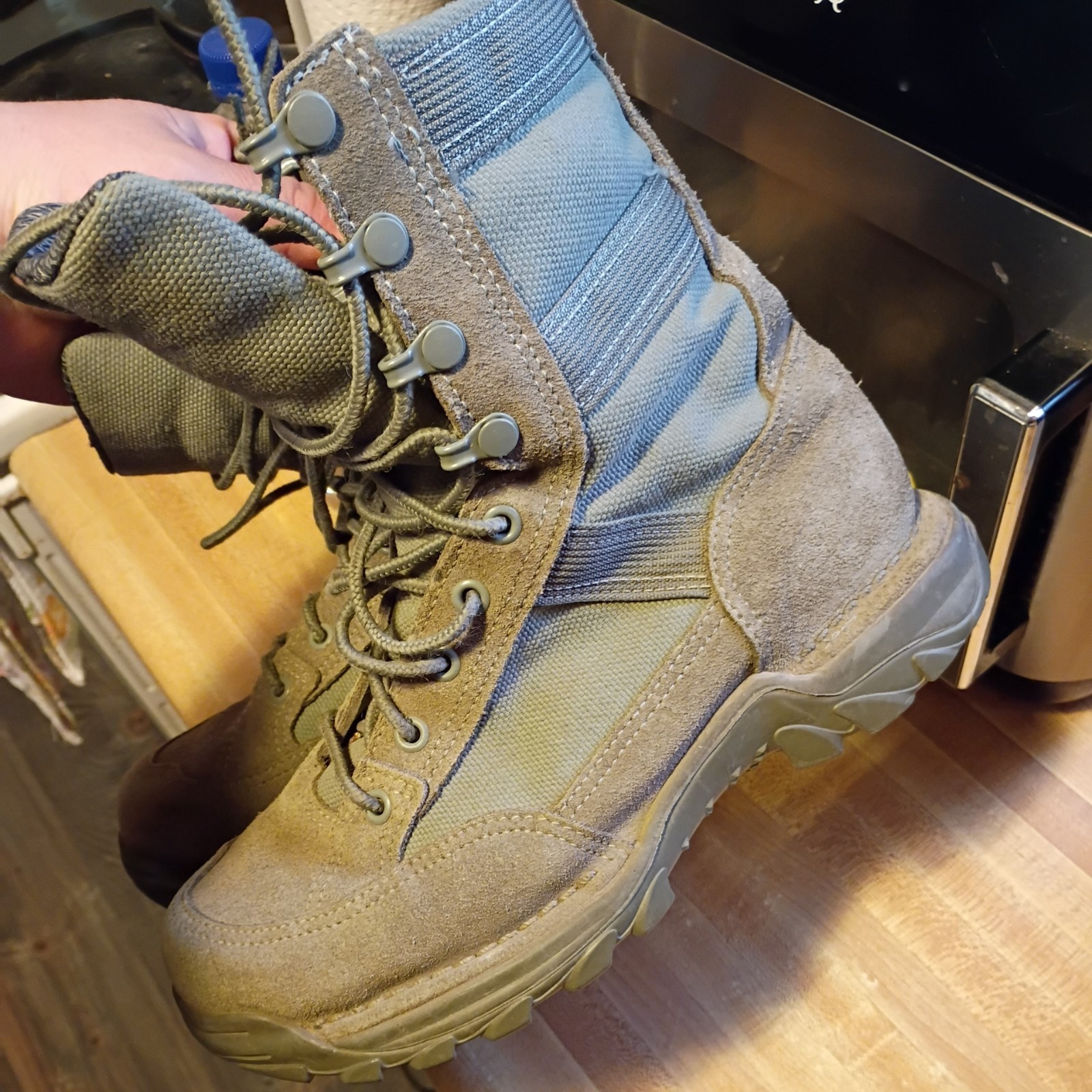 Danner Rivot TFX 8 sage Men's Size 7.5 Boots GTX