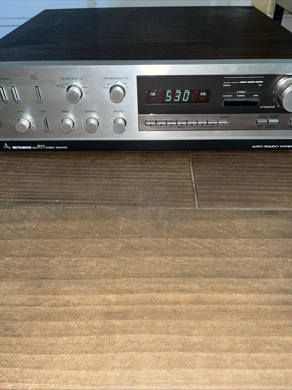 MITSUBISHI AM FM STEREO RECEIVER MODEL NUMBER DA-R11