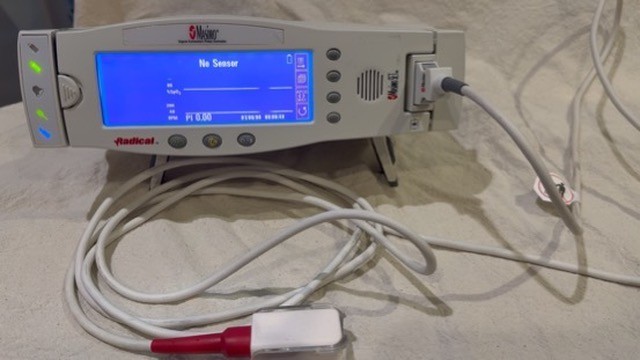 Masimo Set V4 Signal Extraction Pulse Oximeter with Docking Station (used)