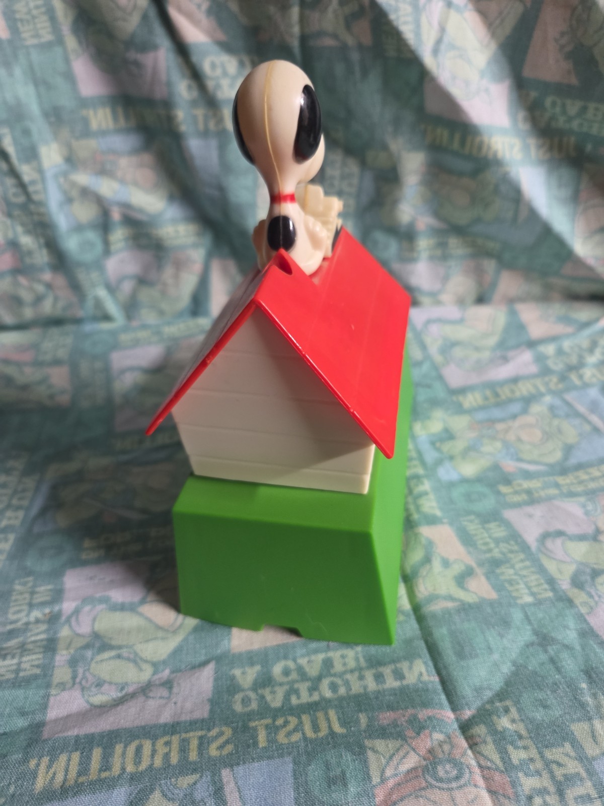 1968 Kenner Snoopy Pencil Sharpener Doghouse Peanuts missing sharpener