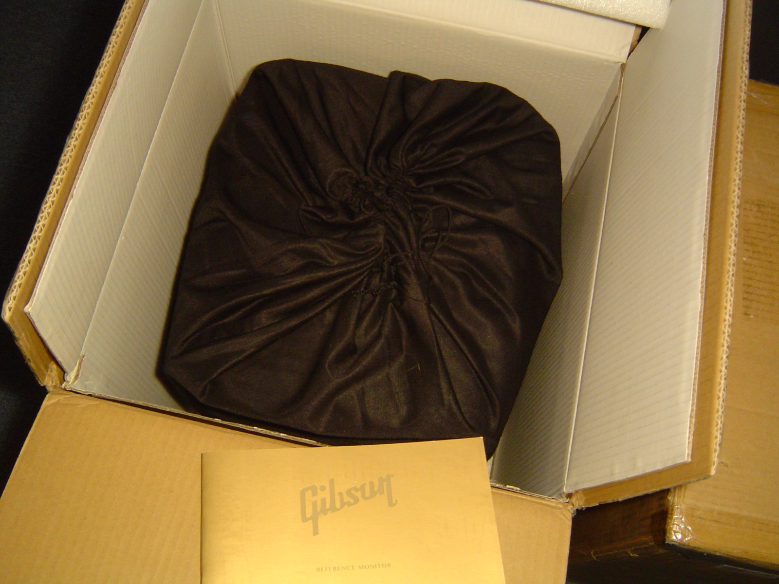 Gibson Les Paul LP8 Powered Studio Monitors BEAUTIFUL PAIR w/ original boxes