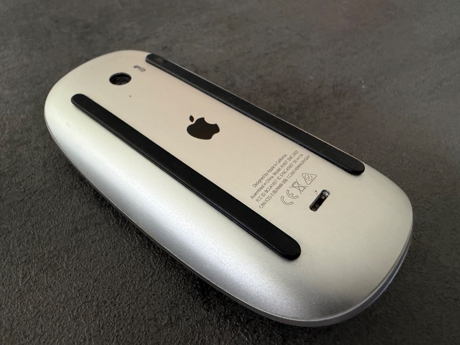 Apple Magic Mouse 2 (A1657) – Silver/White | Bluetooth | Rechargeable Lightning