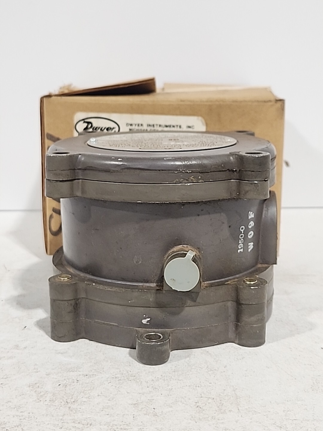 DWYER 1950-0-2P EXP PROOF DIFFERENTIAL PRESSURE SWITCH