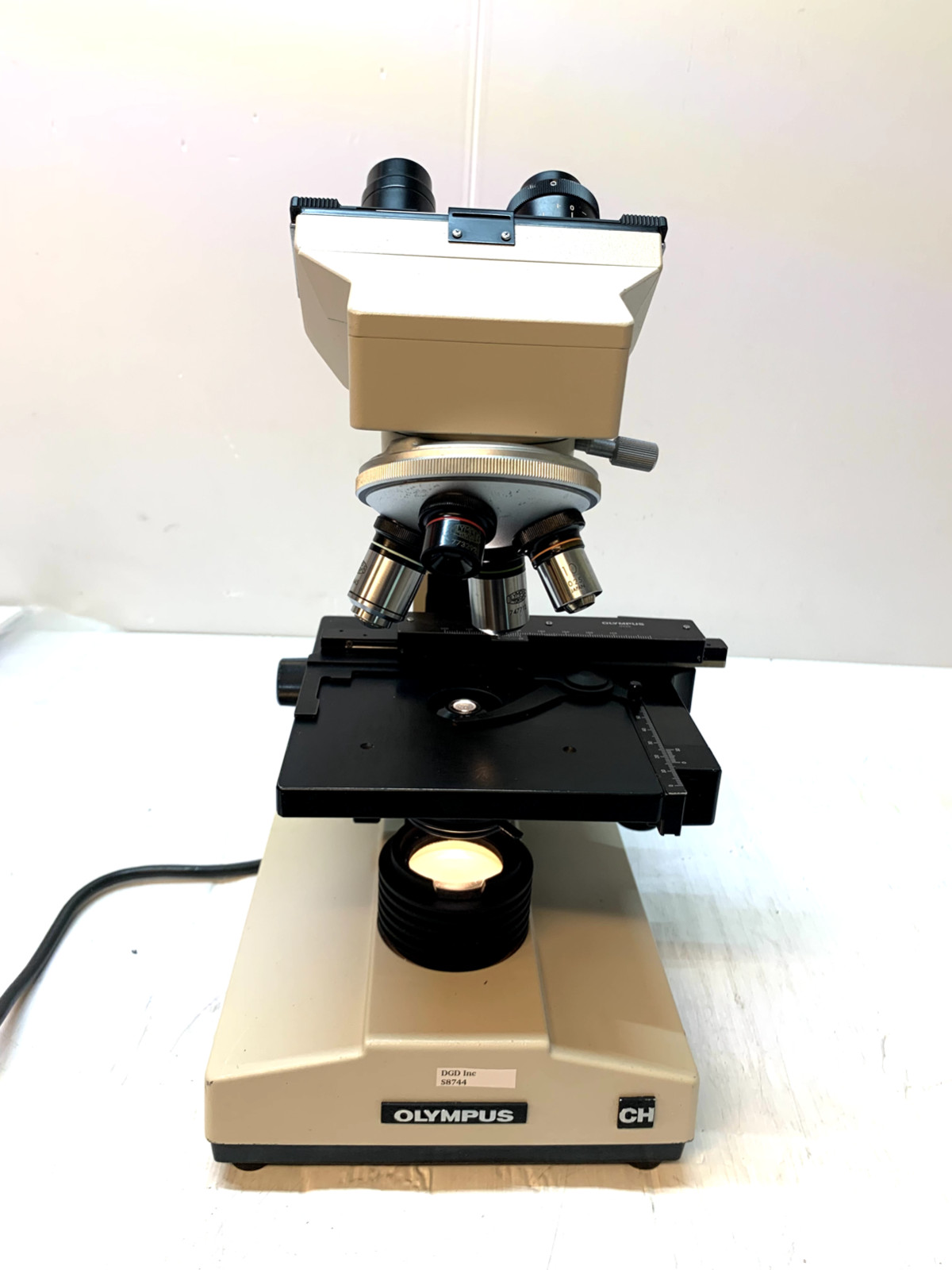 Olympus CH Binocular Microscope With 4 Objectives Nice Condition S8744