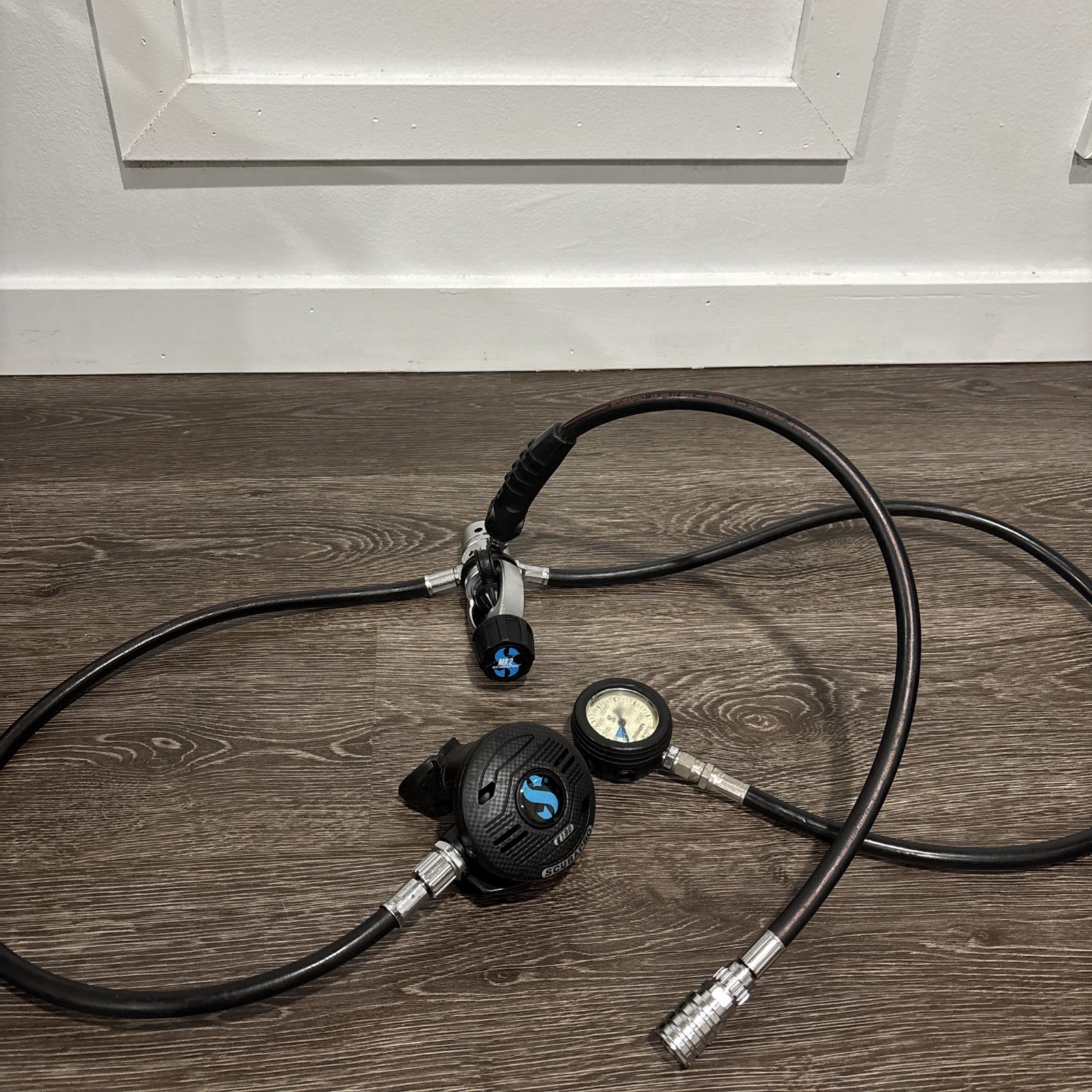 Scubapro MK2 R190 Scuba Regulator Set with Scubapro Pressure Gauge Untested