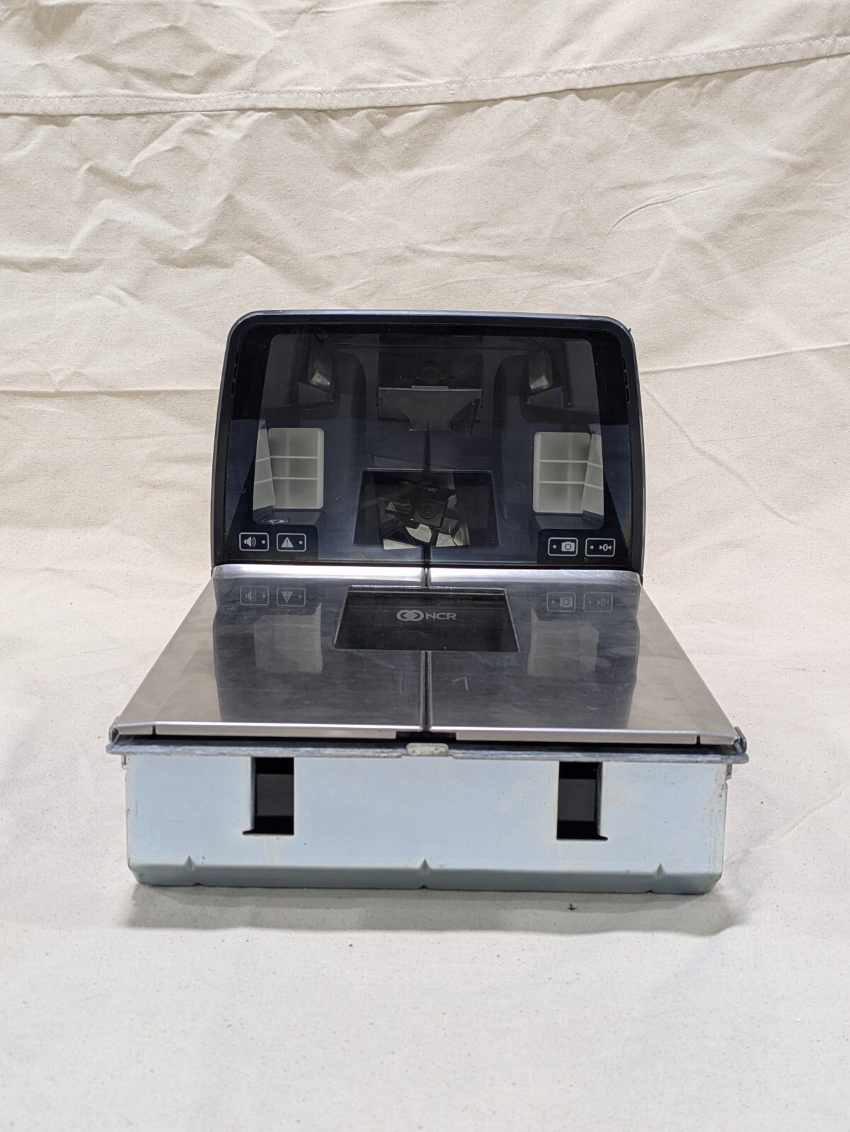 Working Pull As Is - NCR 7879-2000 RealScan Scanner/Scale