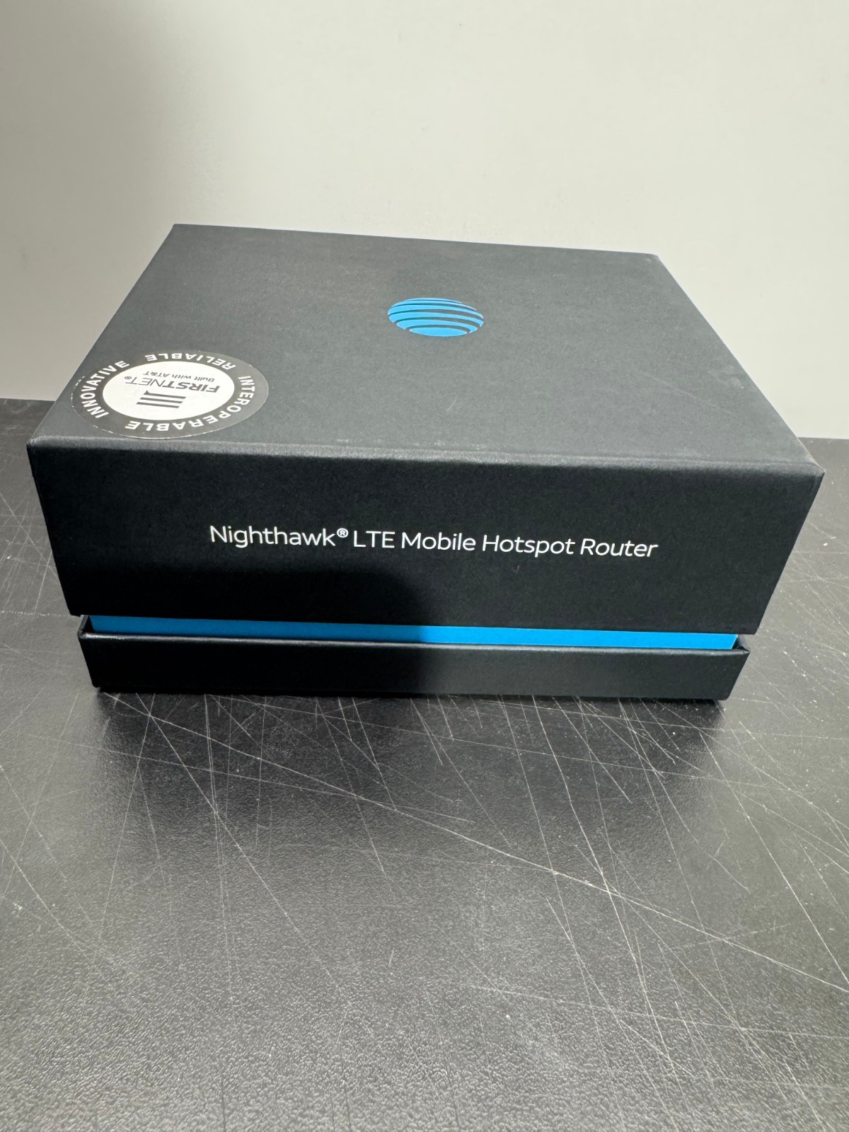 NETGEAR Nighthawk M1 MR1100 4G LTE Mobile Hotspot *AT&T LOCKED *NO SIM CARD
