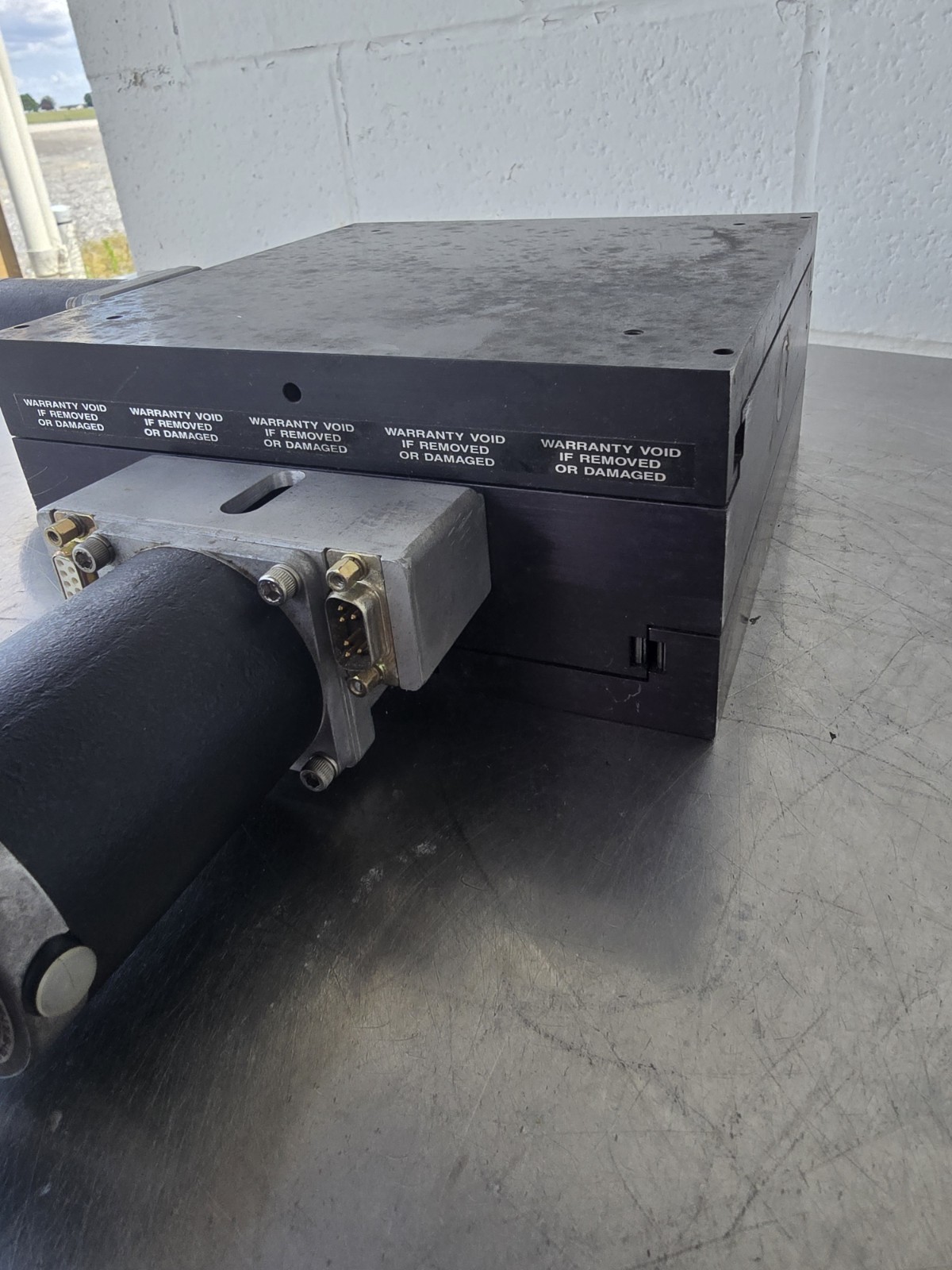 NEW ENGLAND TECHNOLOGIES I2 LINEAR STAGE POSITIONER AS-IS
