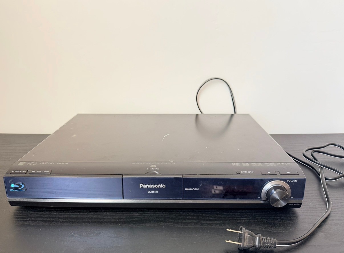 Panasonic SA-BT300 7.1Ch 1250W DVD /Blu-ray Home theater System Player