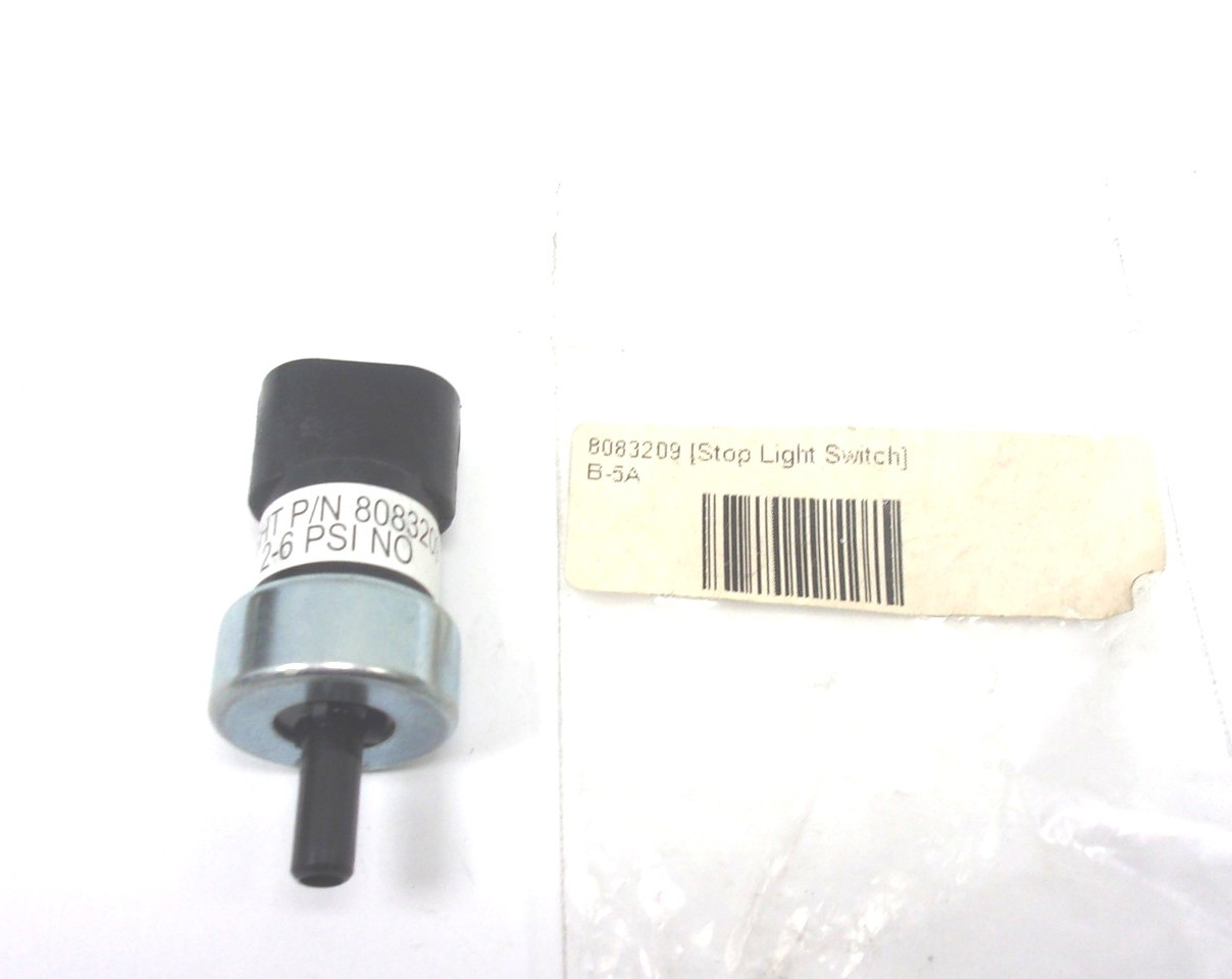 8083209 NEW GENUINE VOLVO STOP LAMP PRESSURE SWITCH FITS MACK