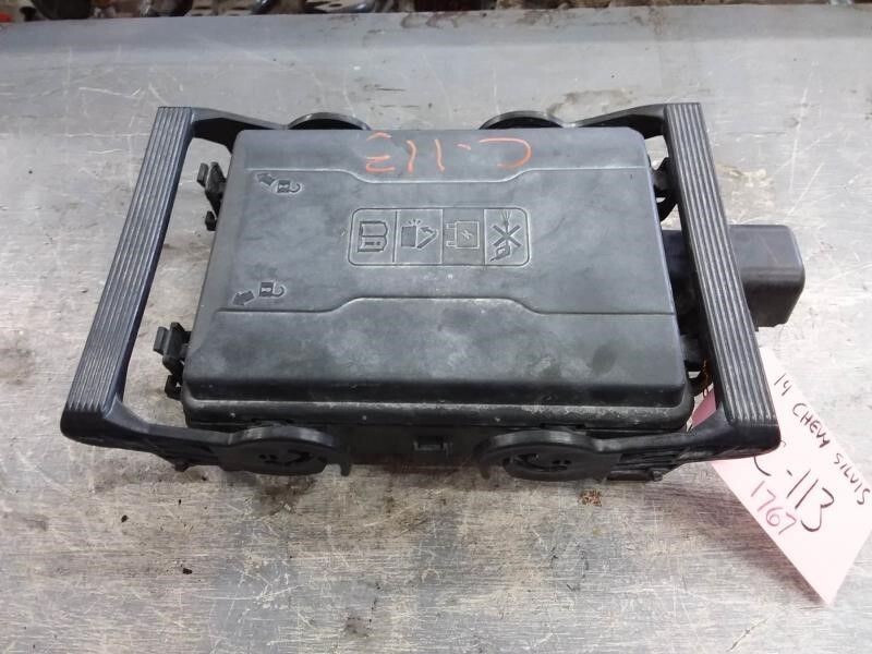 2014-2017 Chevy Silverado 1500 Pickup Engine Fuse Box