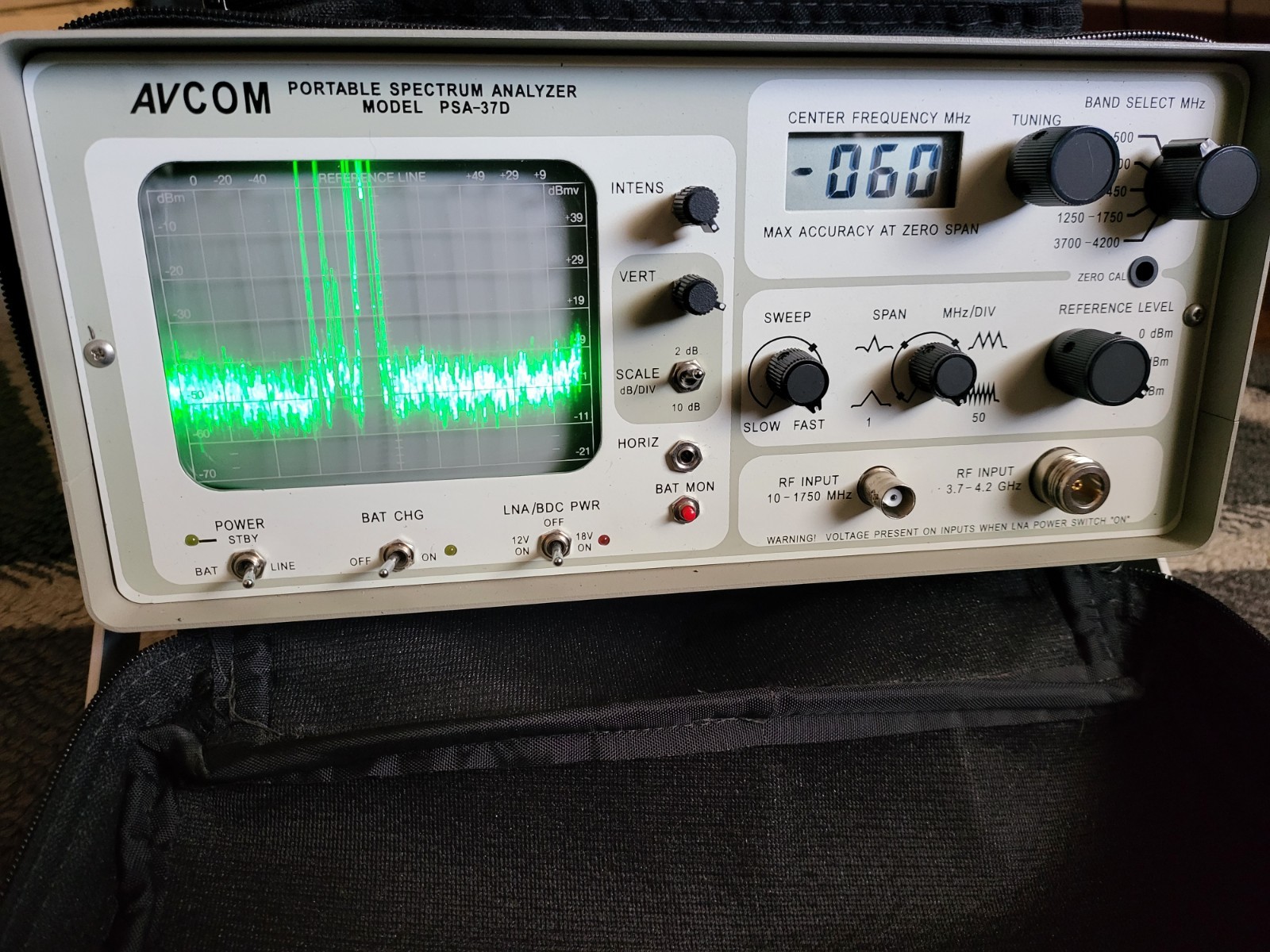 AVCOM PSA-37D Portable Spectrum Analyzer 1 MHz–4.2 GHz w/ Carry Case — Powers On