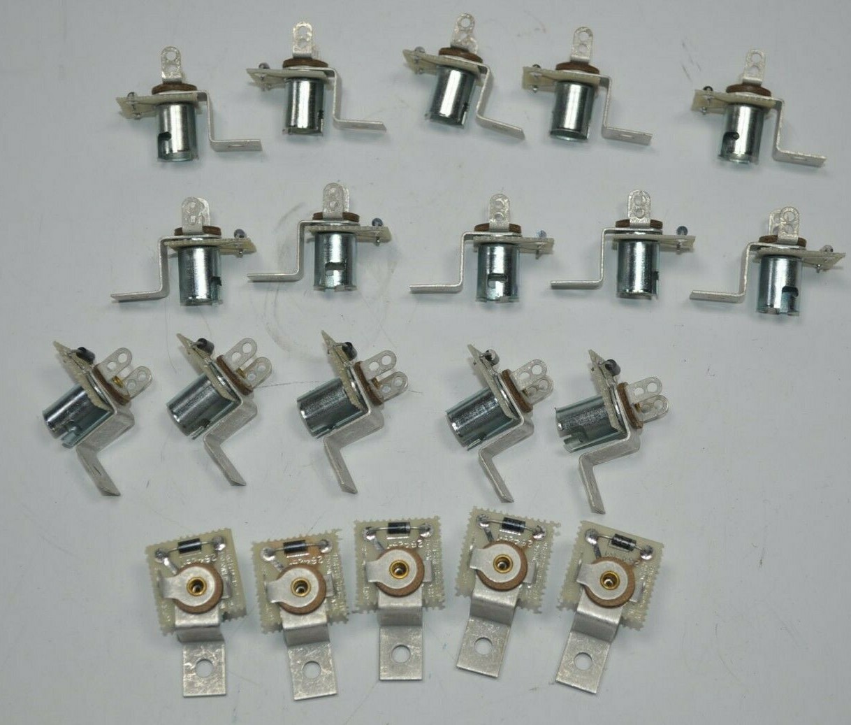 Qty 20 Premier Technology Gottlieb Pinball Lamp Bulb Sockets /w Diode 26622 OEM