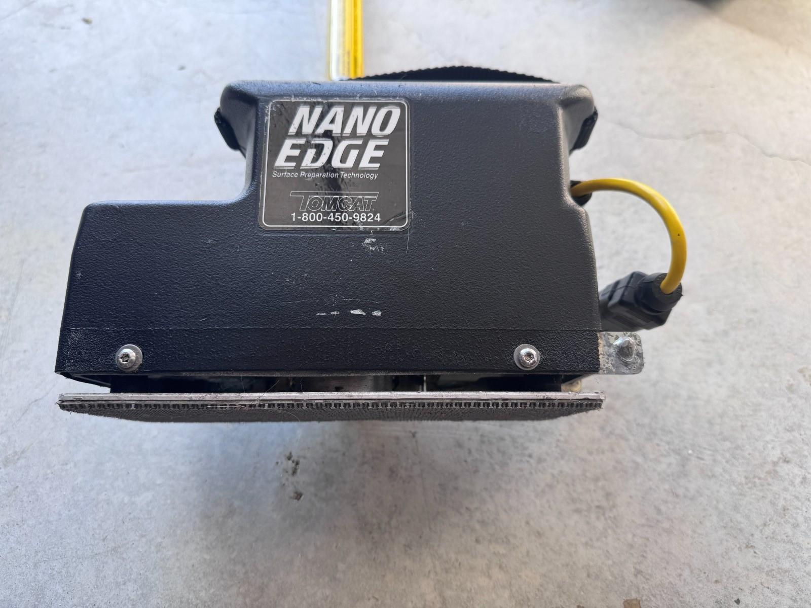 Tomcat Nano Edge Oscillating Floor Scrubber Square Scrub Doodle Scrub