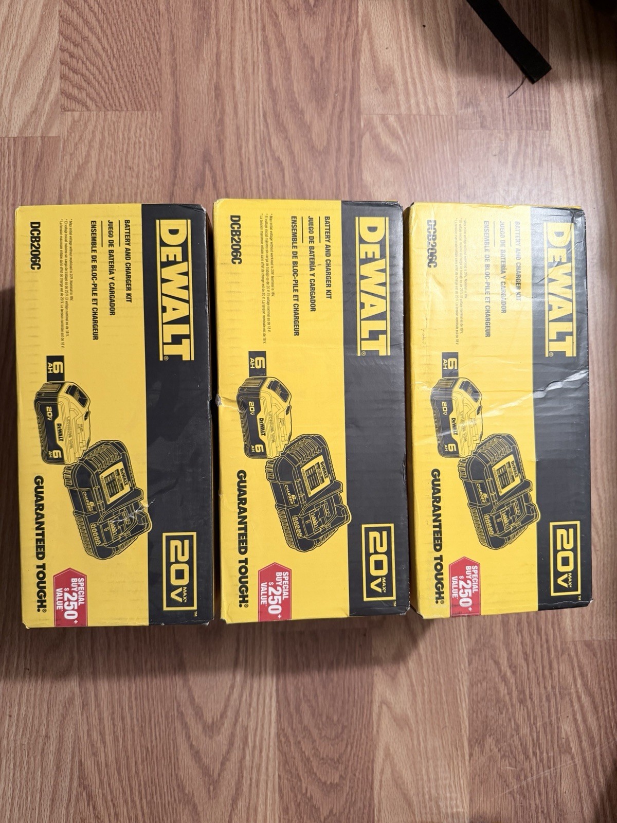 DEWALT DCB206C 20V MAX Lithium-Ion 6.0Ah Battery and Charger Kit