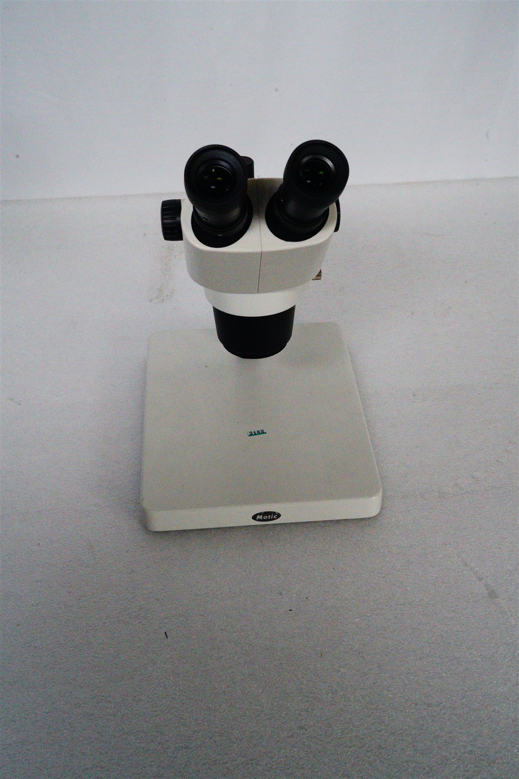 Motic SMZ161 Stereo Microscope, Stand (No Light Source), 10X Eyepieces, 7.5X-45X