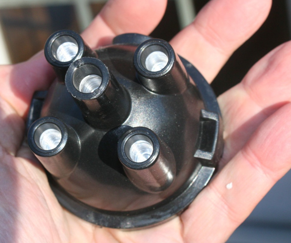 True Spark Vintage Distributor Cap - DDB106T